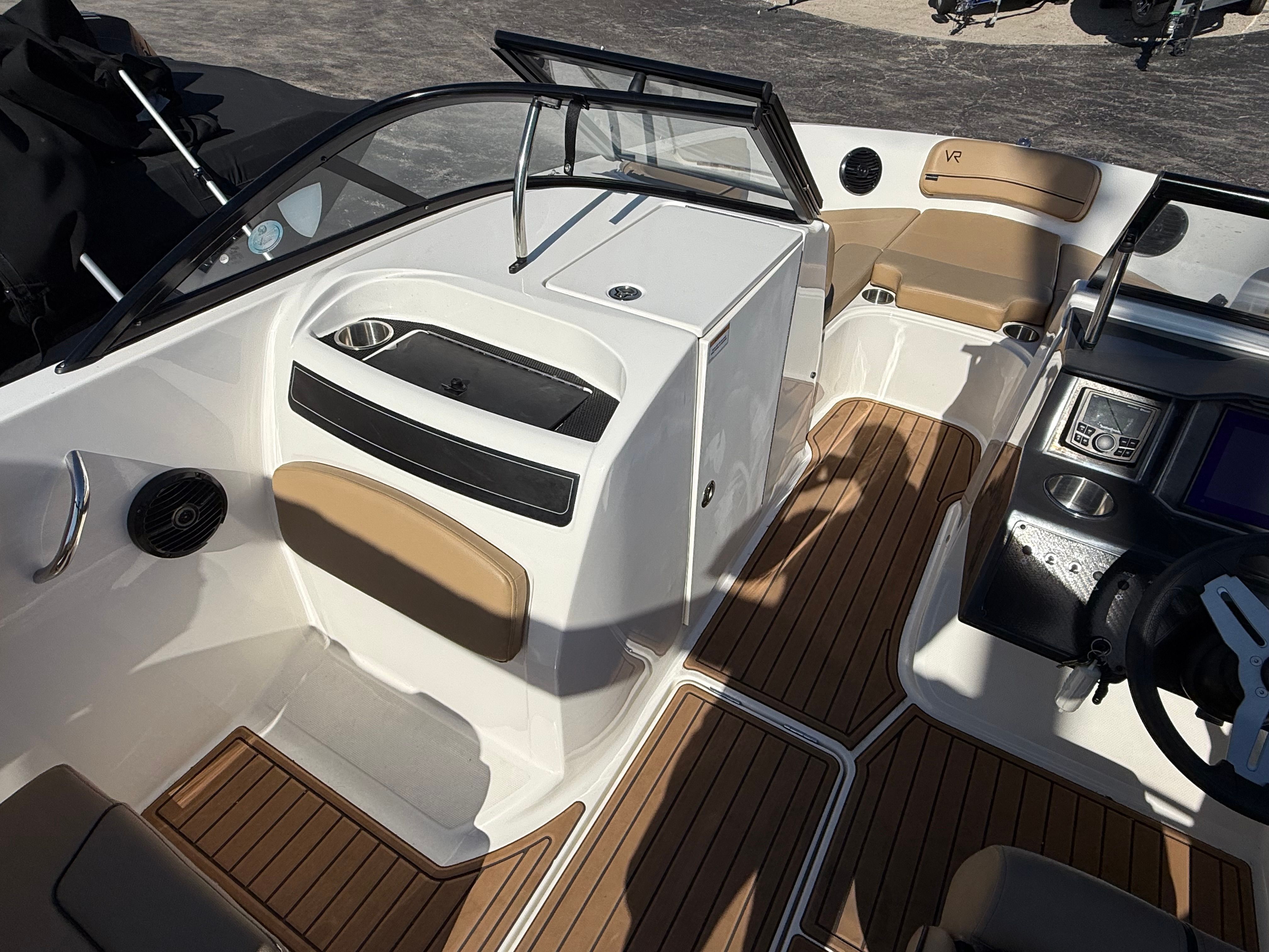 2023 Bayliner VR6 Bowrider - 10