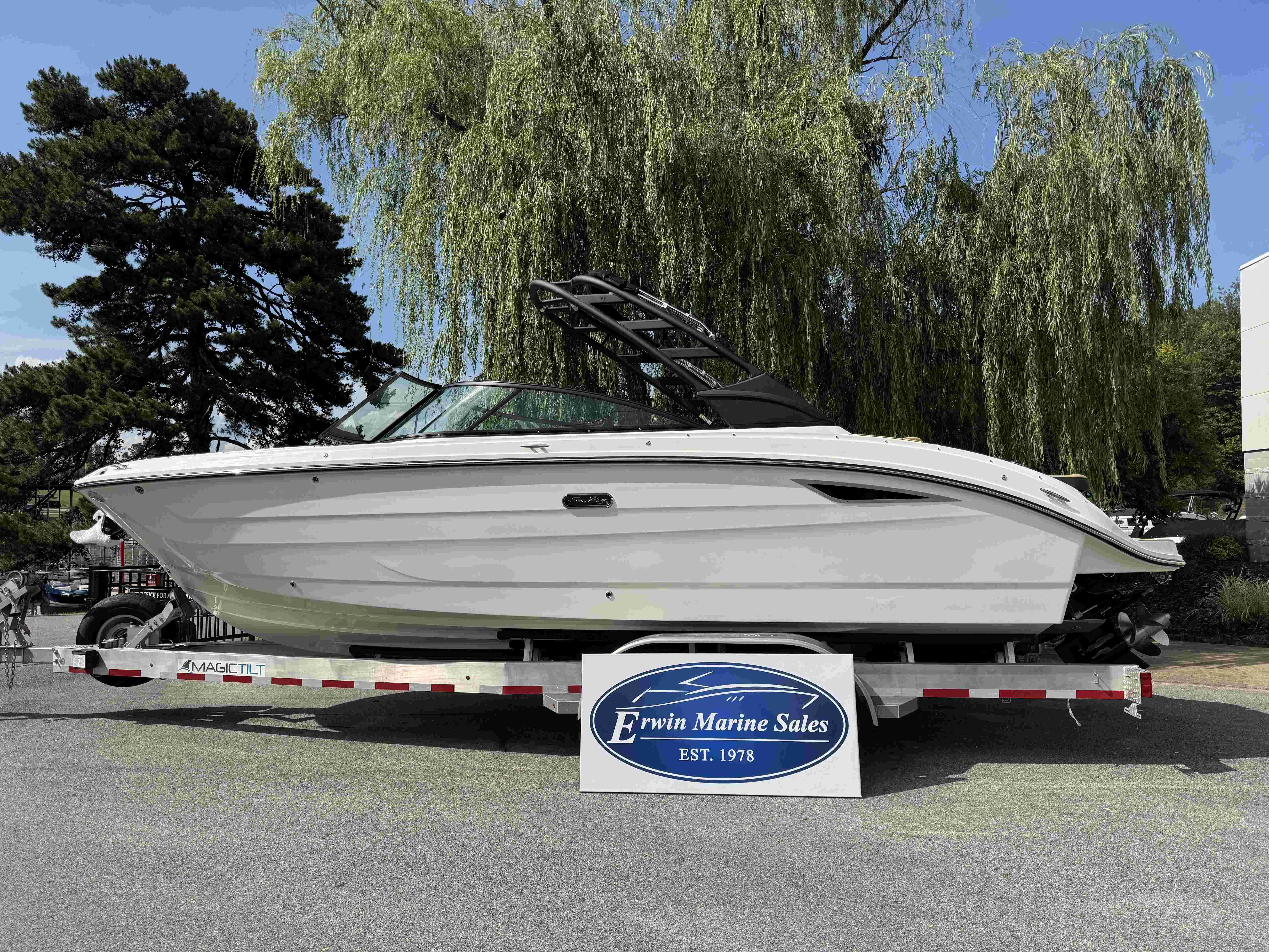 2026 Sea Ray SDX270