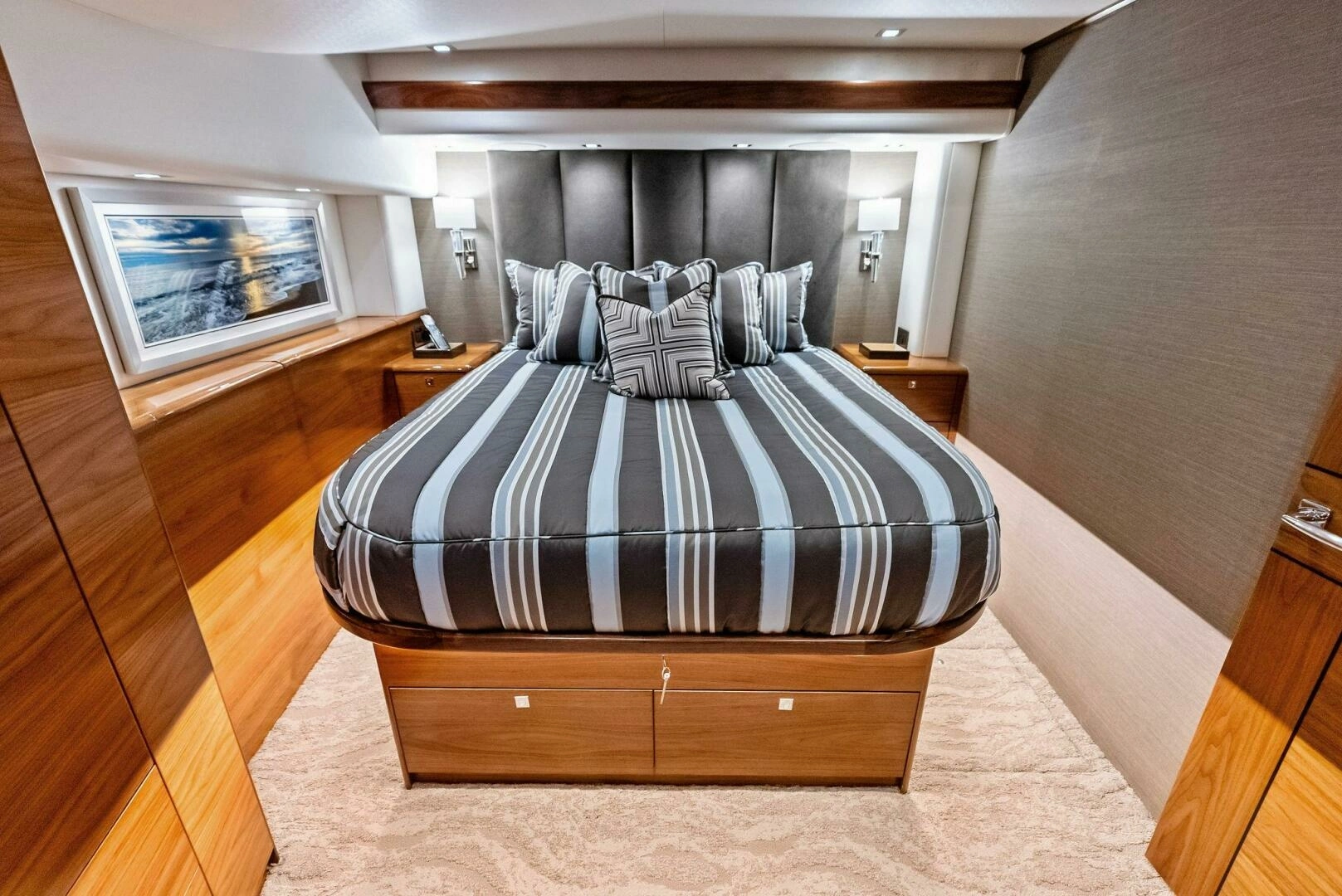 2023 Viking 64 Convertible - Image 27