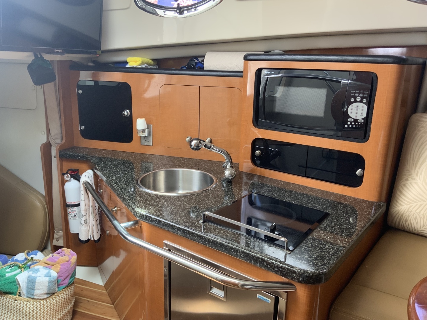 2007 Robalo R305 Walkaround - Image 11