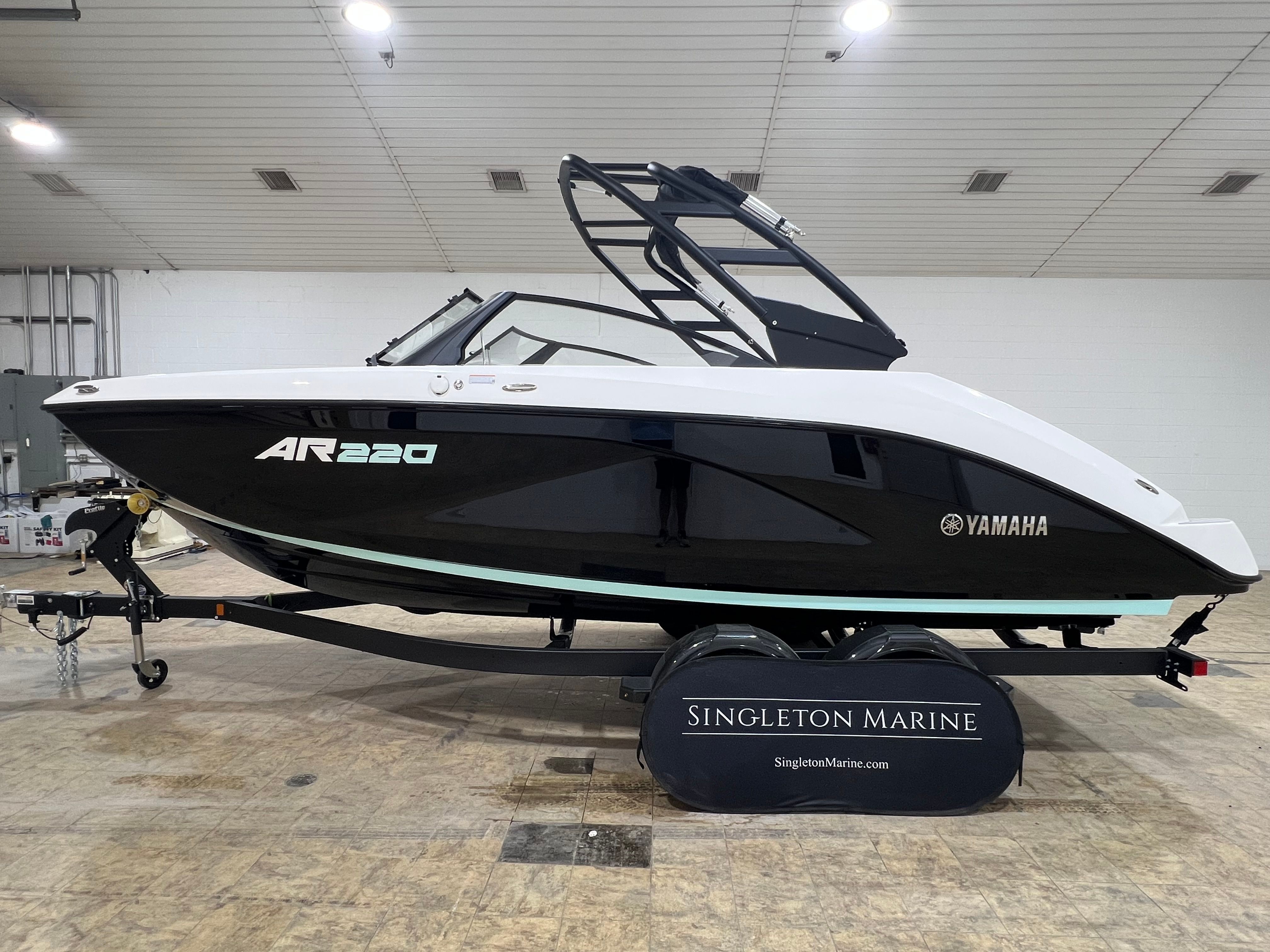 2026 Yamaha Boats AR220