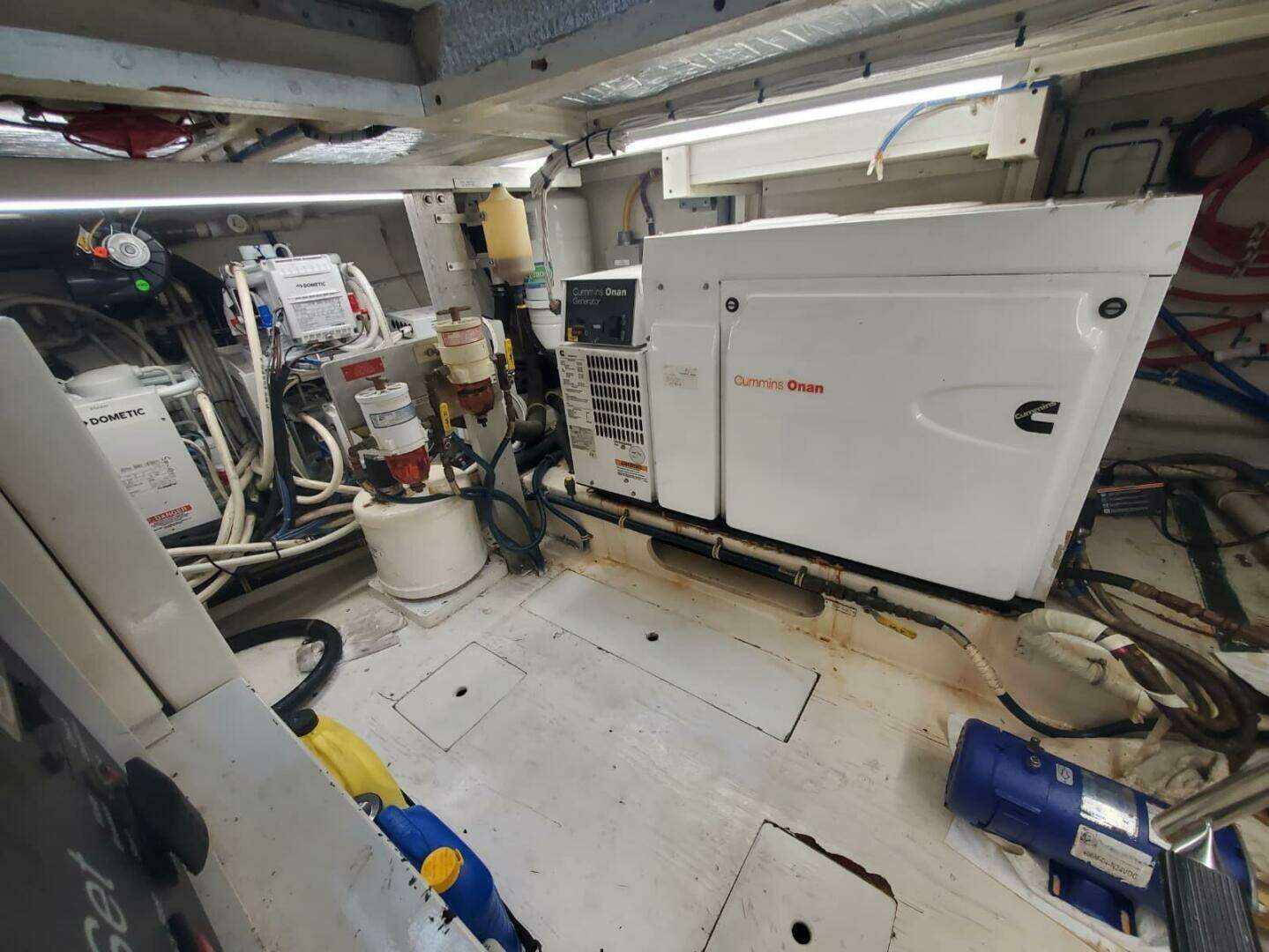 2000 Hatteras 75 Sport Deck - Image 26