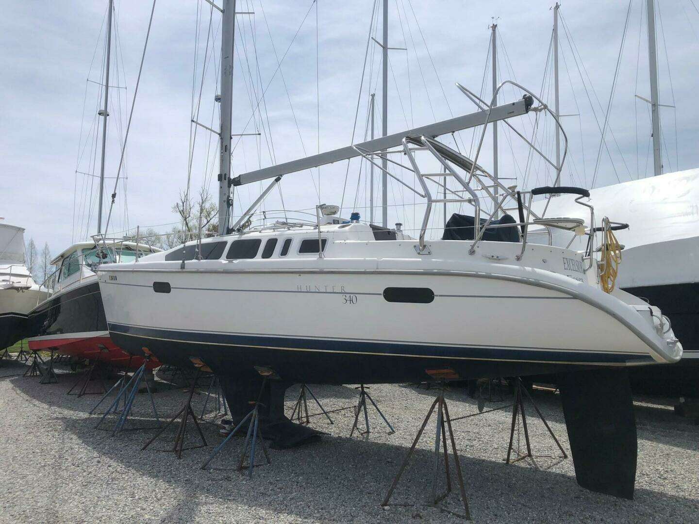 2001 Hunter 340 - Image 11