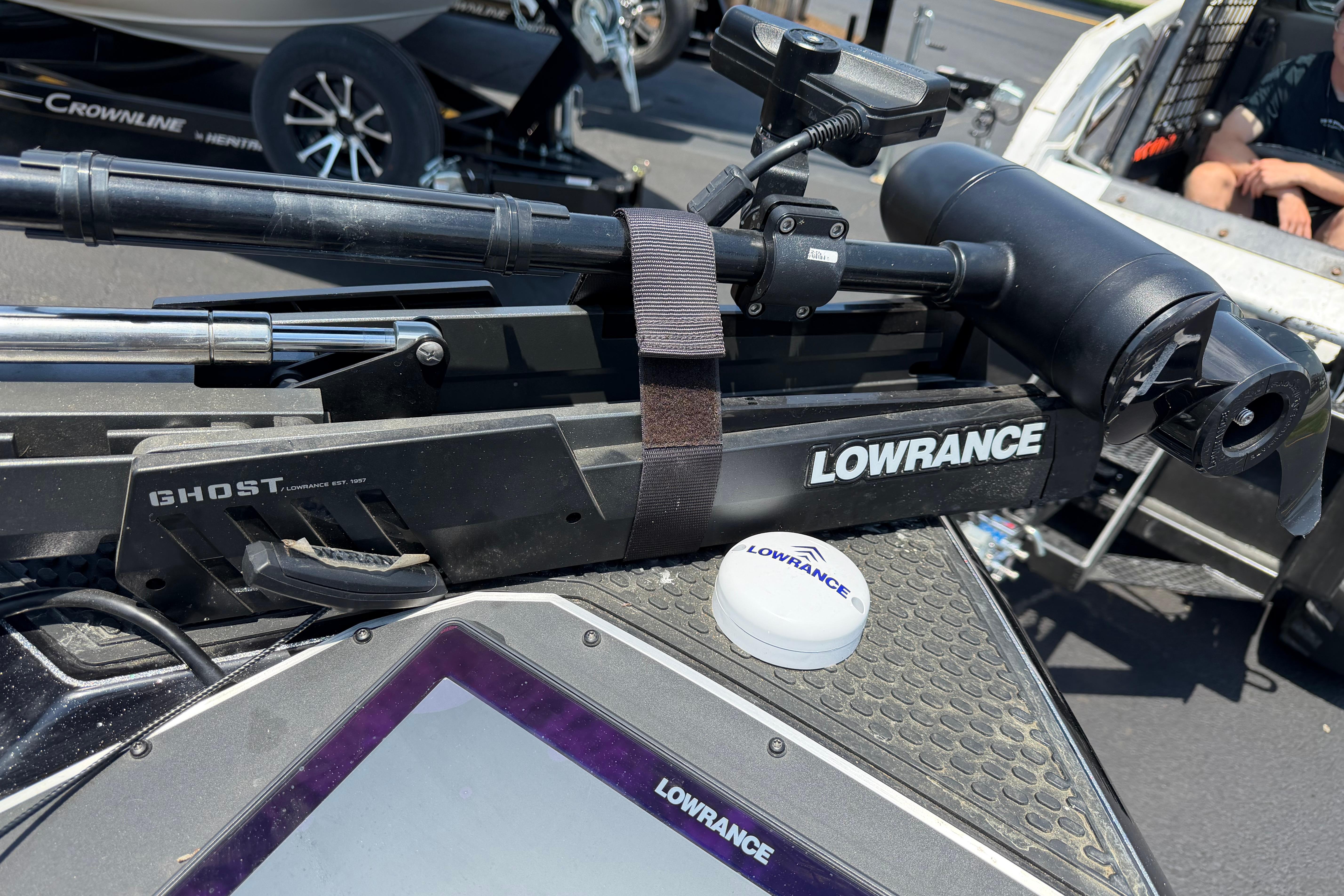 2023 Ranger Z520R boat with Lowrance Ghost trolling motor and electronics.