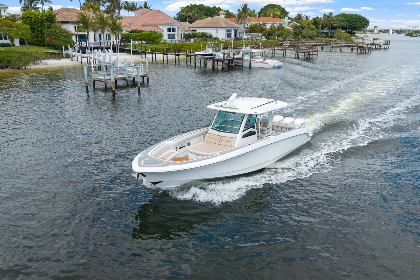 2018 Boston Whaler 380 Outrage - Image 31