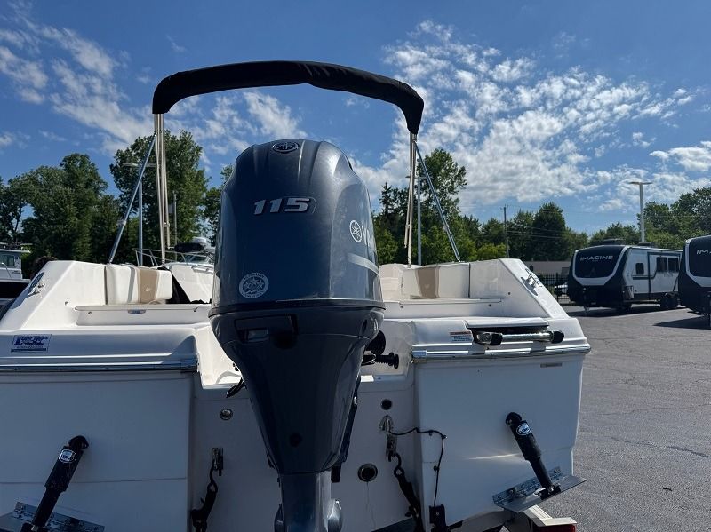2023 Robalo R180 Center Console - 3