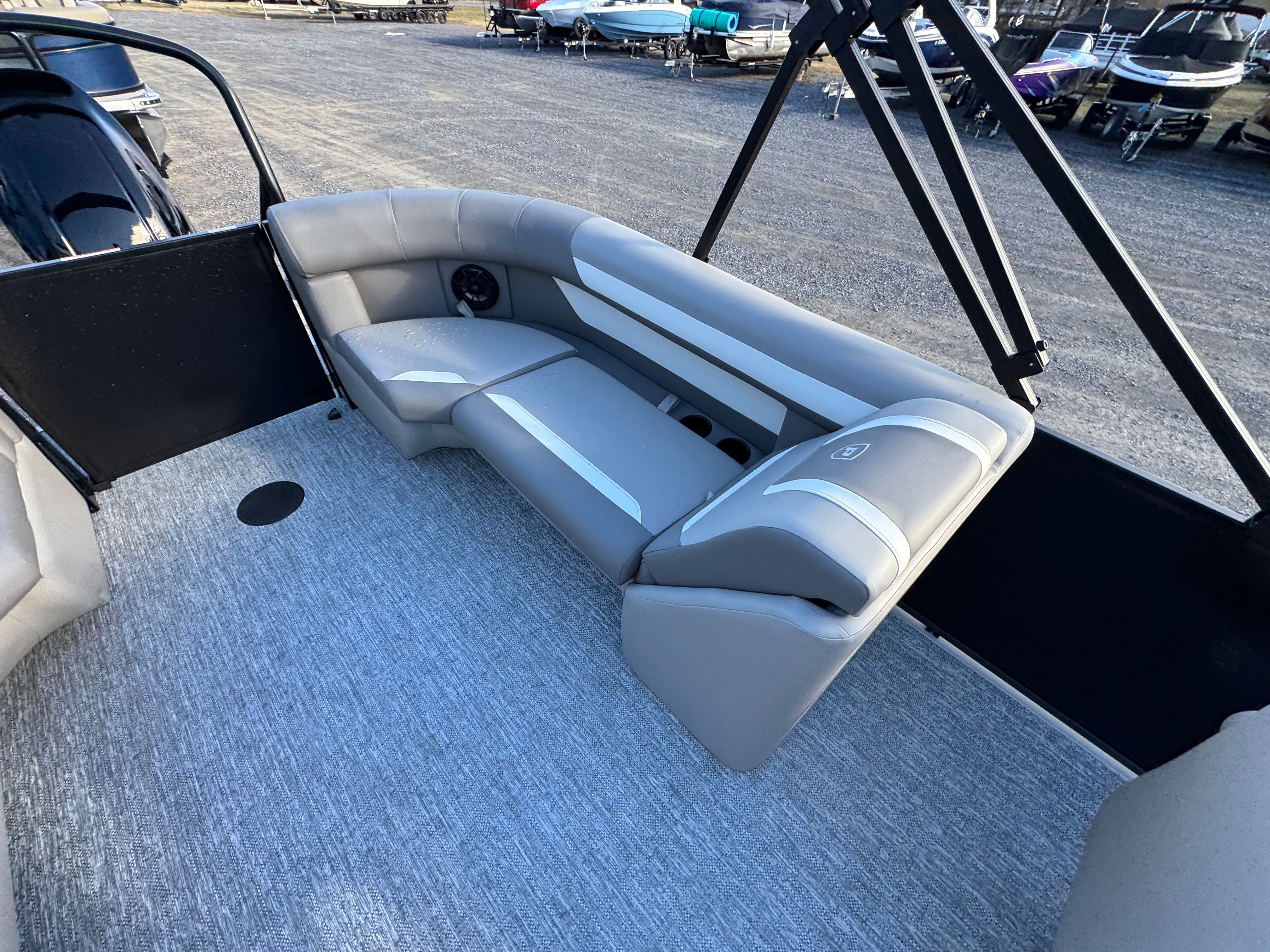 2026 Premier 220 Sunscape RF - 19