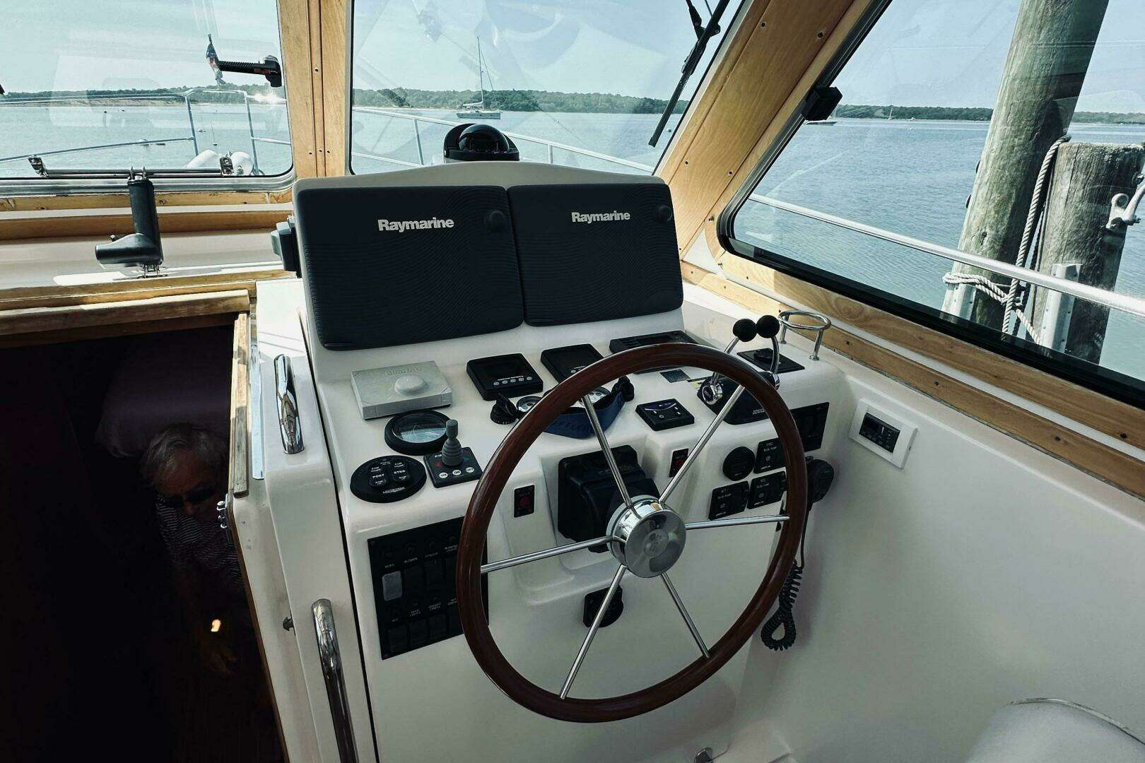 2007 Sabre 34 Express - Image 27