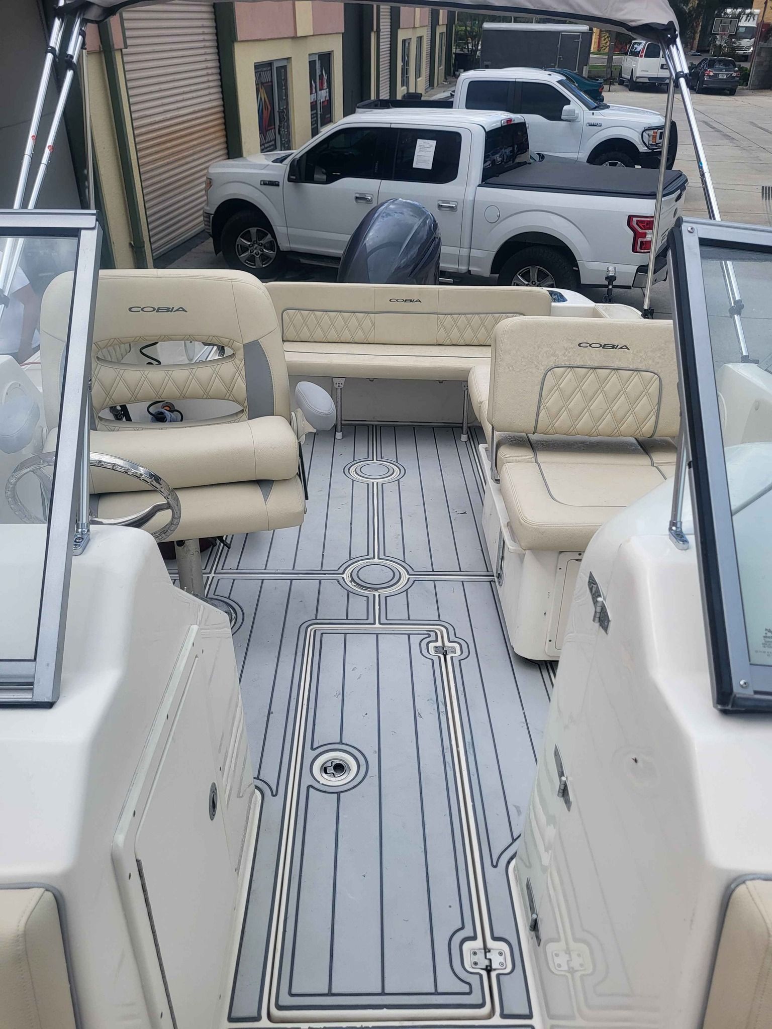 2020 Cobia 220 Dual Console - 2