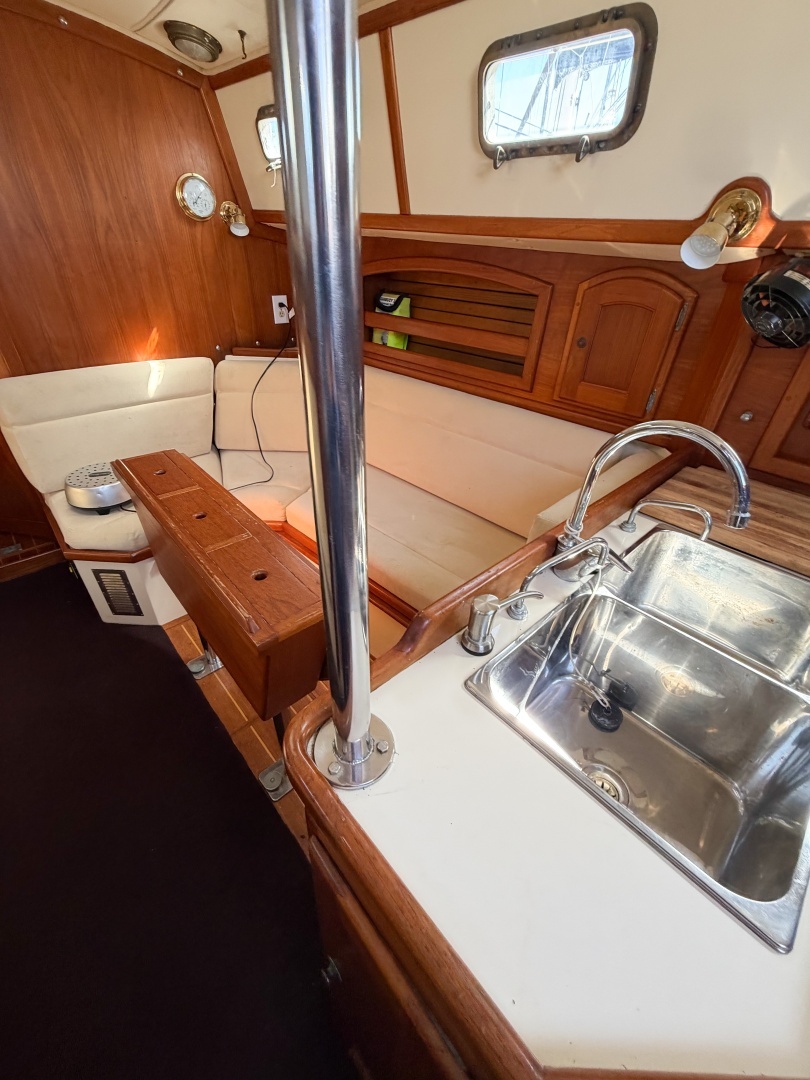 1998 Pacific Seacraft 37 - Image 38