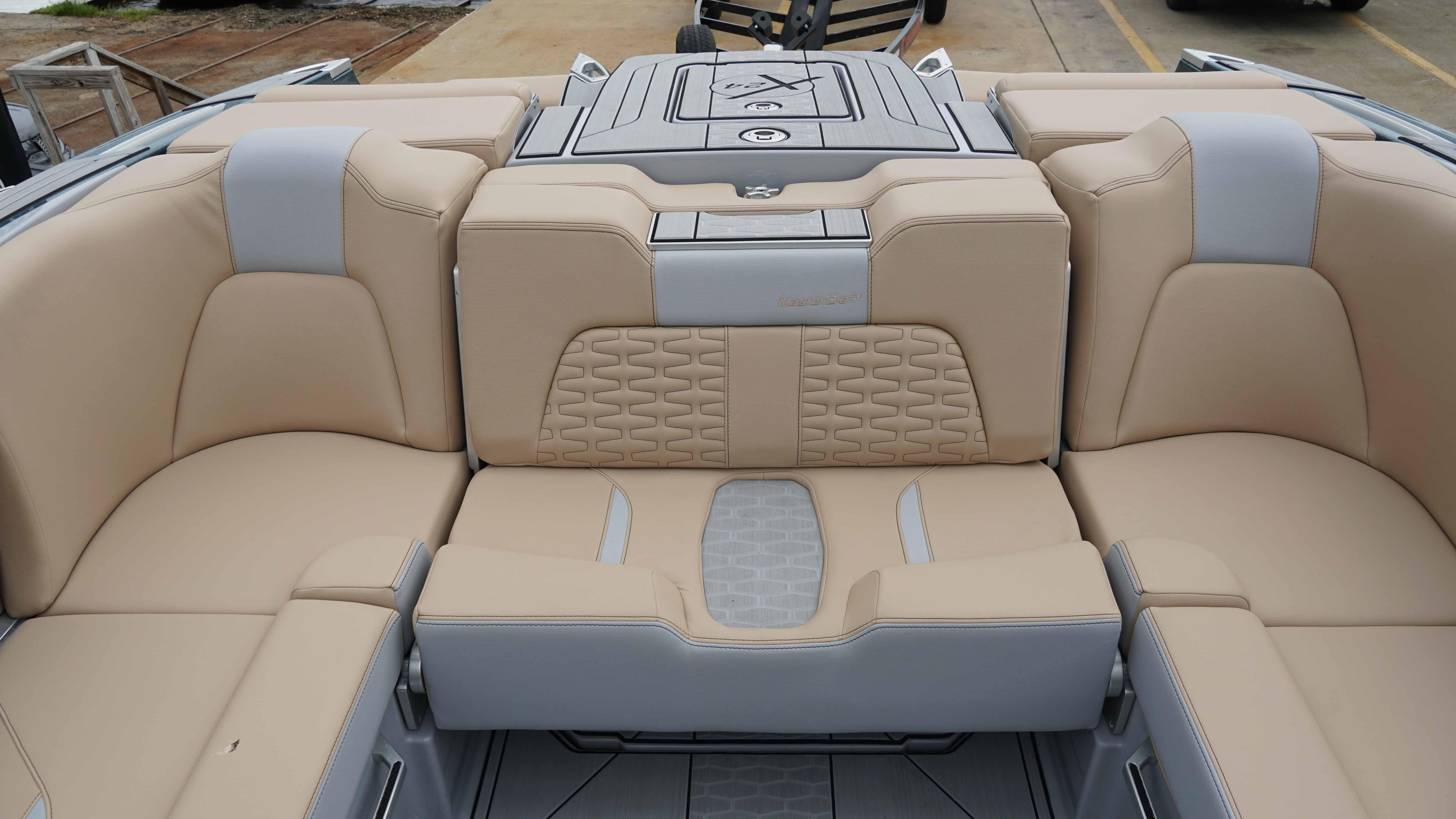2025 MasterCraft X24 - 14