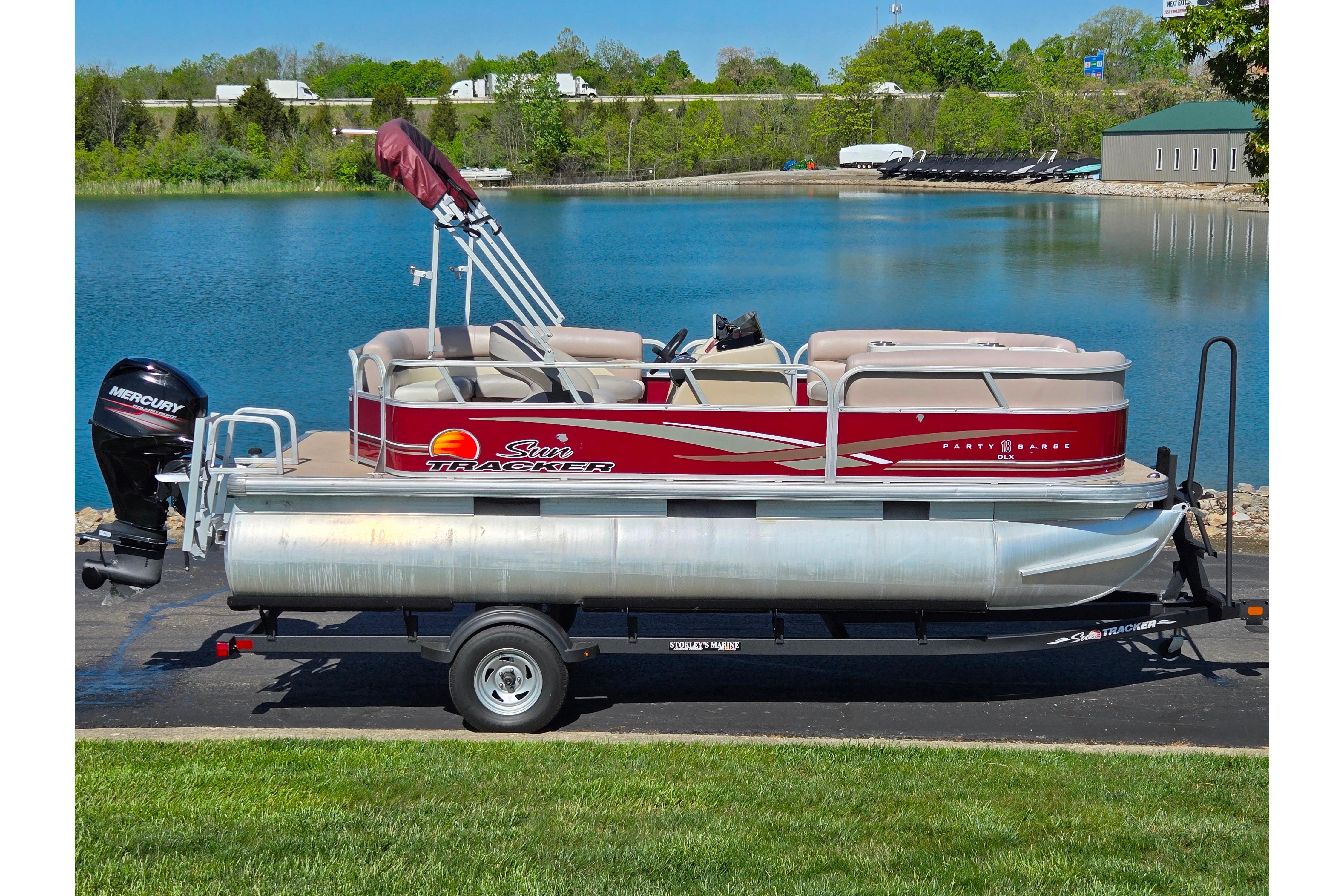 2014 Sun Tracker Party Barge 20 DLX