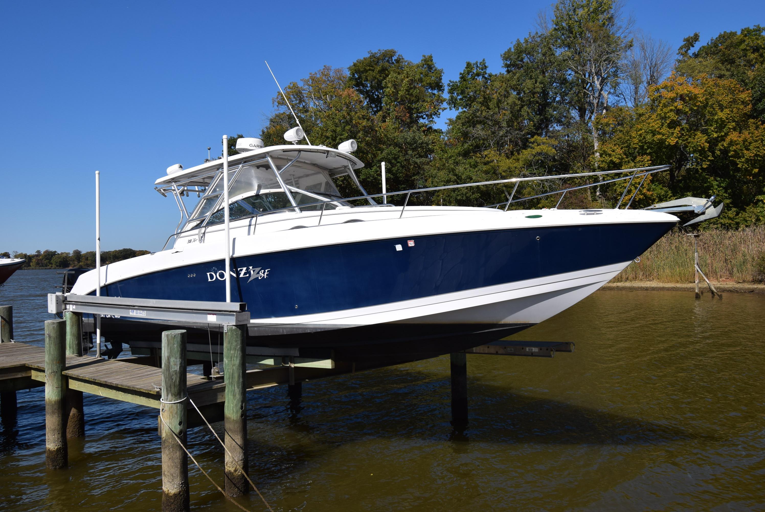 2005 Donzi 38 ZSF