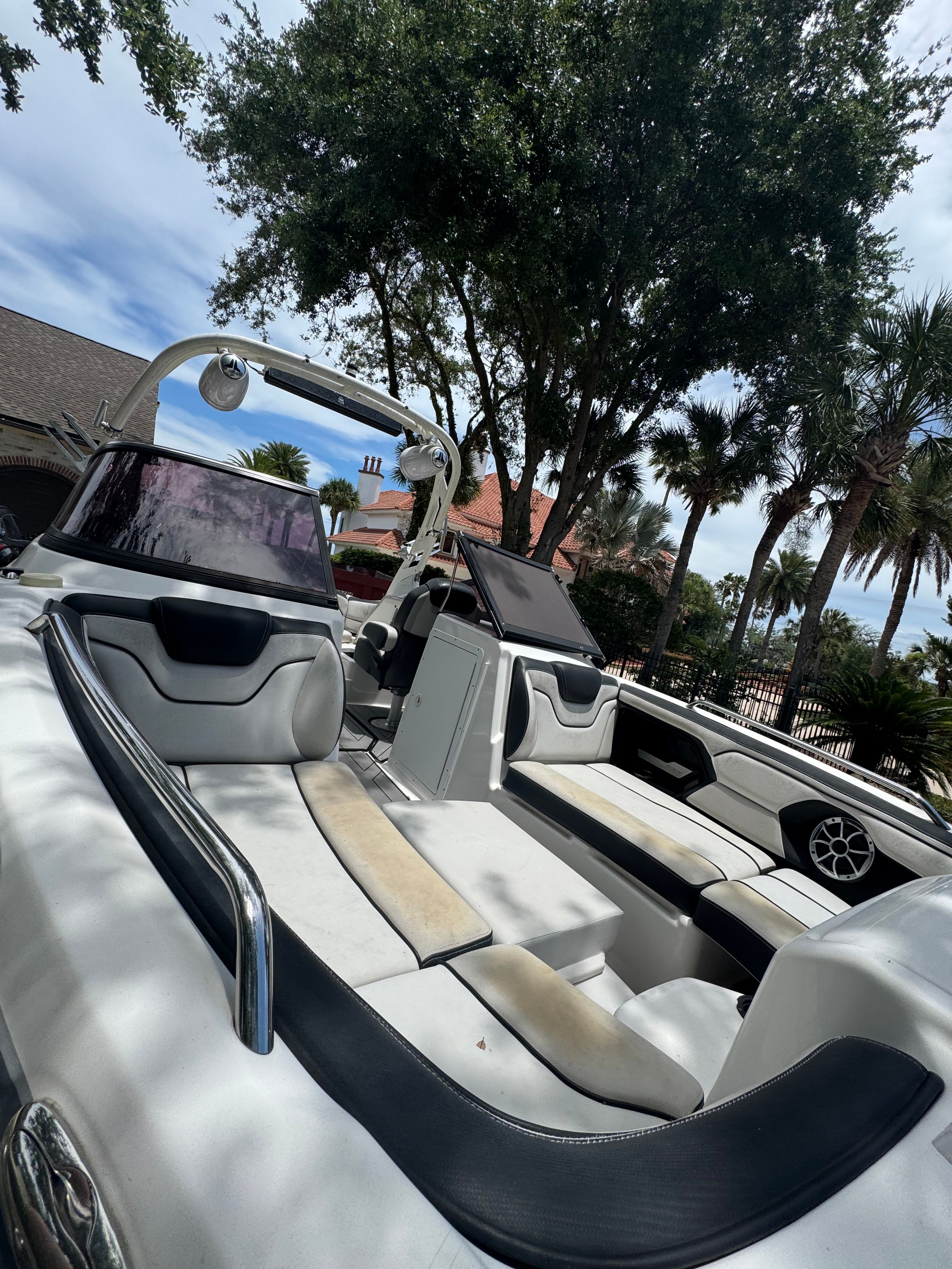 2019 Yamaha Boats 212X - 8