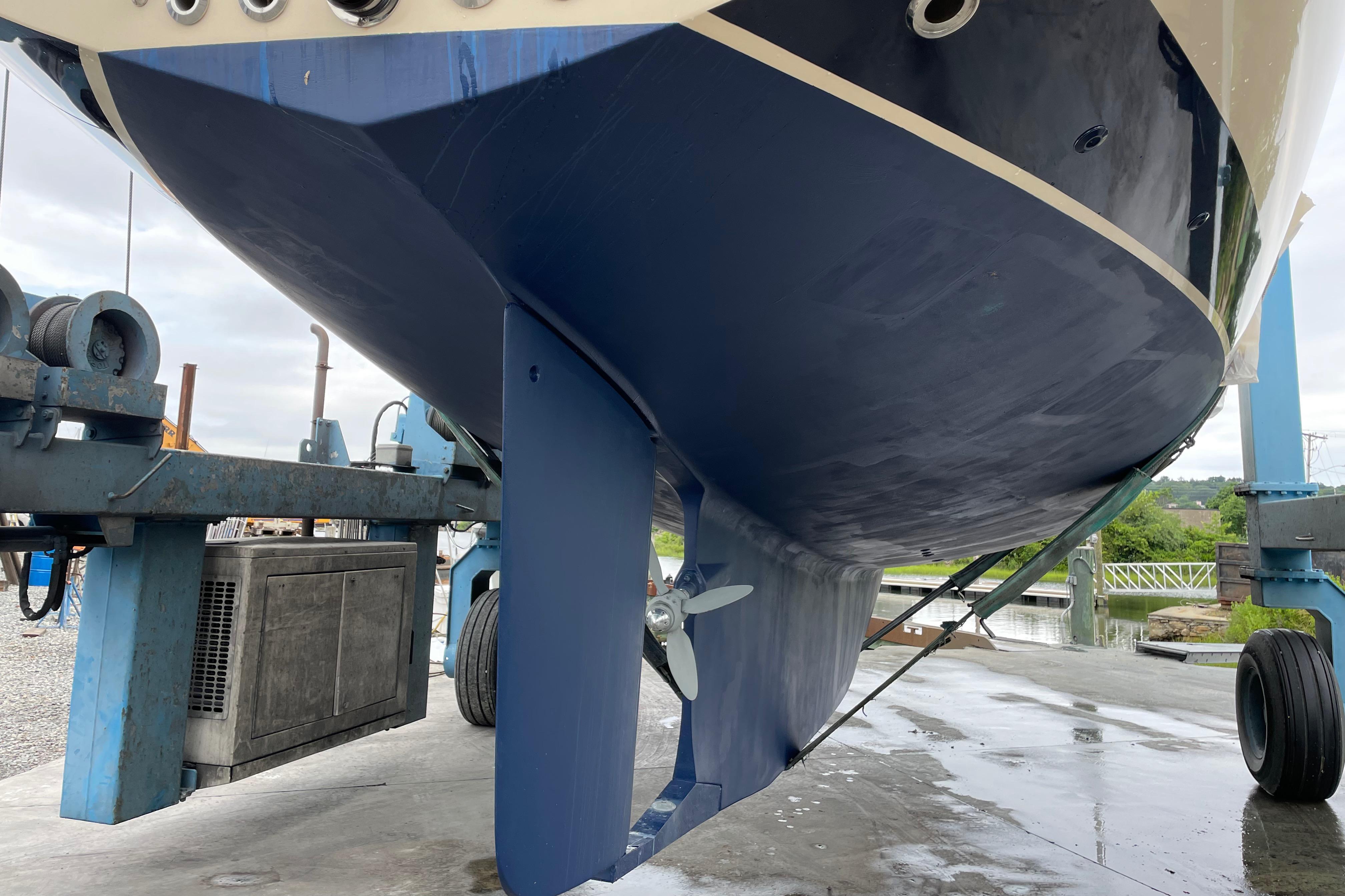 2021 Island Packet 439 sailboat hull and propeller in dry dock.