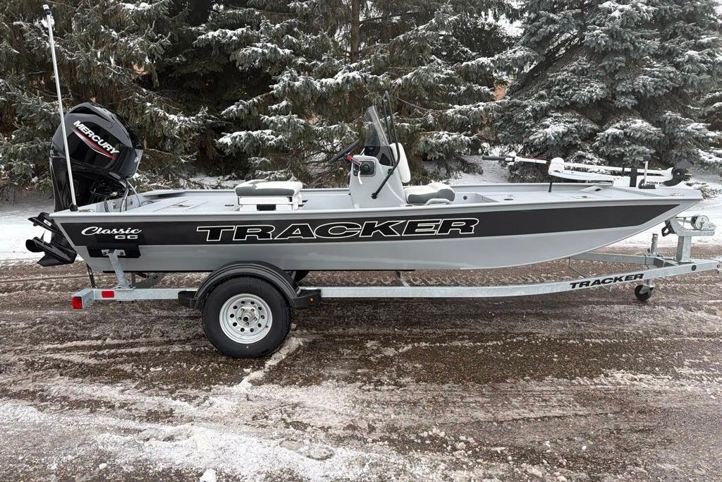 2026 Tracker Bass Tracker Classic CC