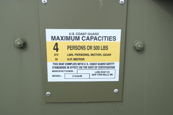 2023 Crestliner 1648M CR Jon boat capacity label, U.S. Coast Guard maximum capacities.