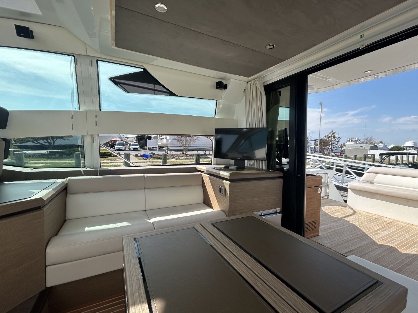 2018 Beneteau 50 GRAN TURISMO - Image 13