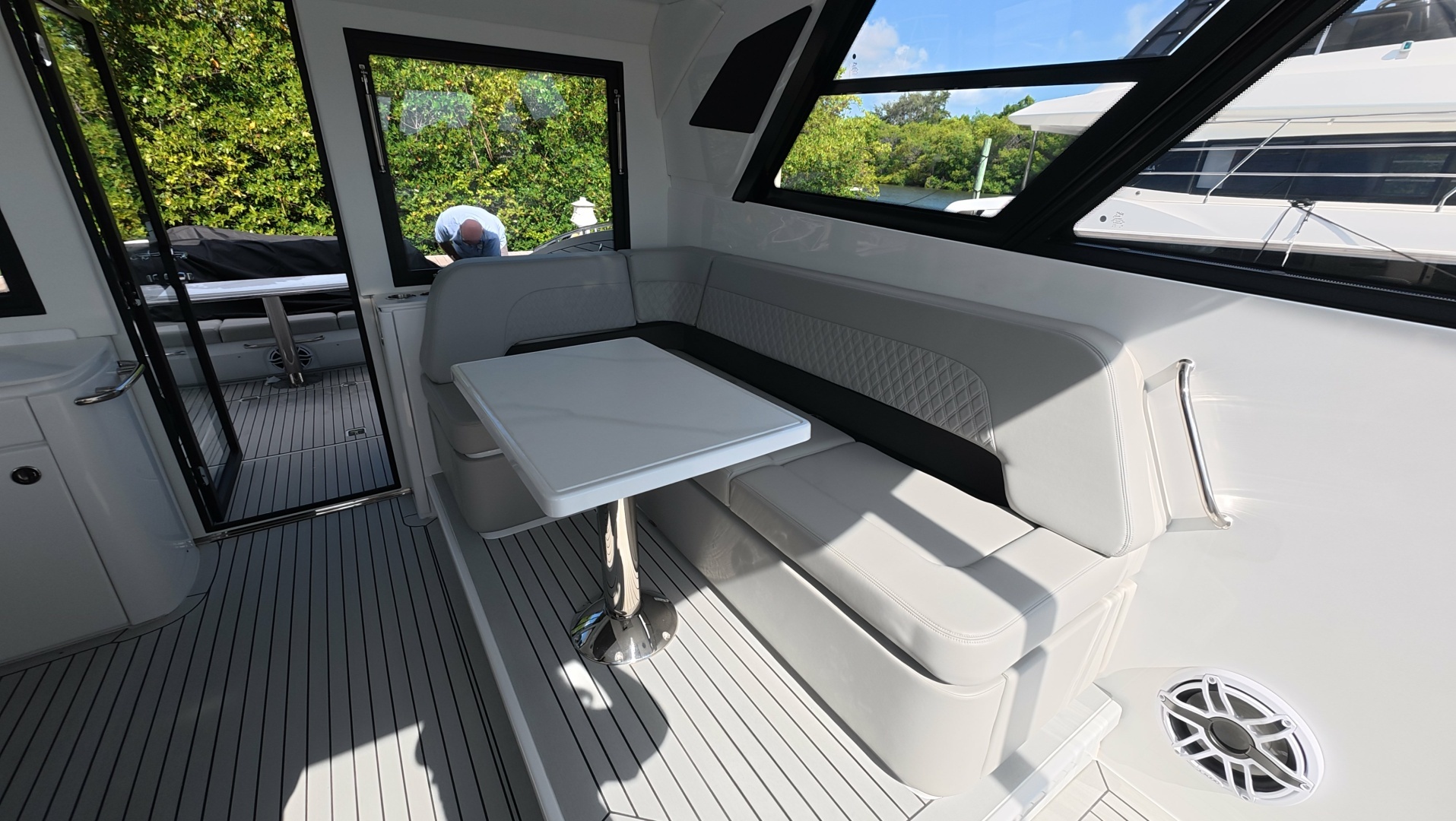 2026 Cruisers Yachts 50GLS OB - Image 41
