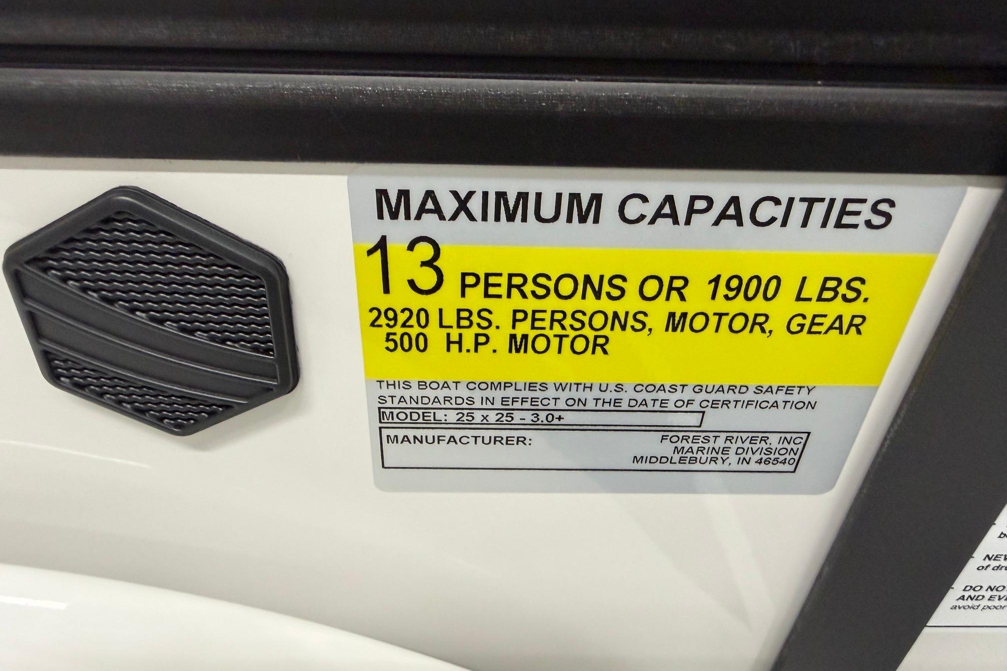 Maximum capacity label for South Bay 525SB2 boat, 2026 model, 13 persons or 1900 lbs.