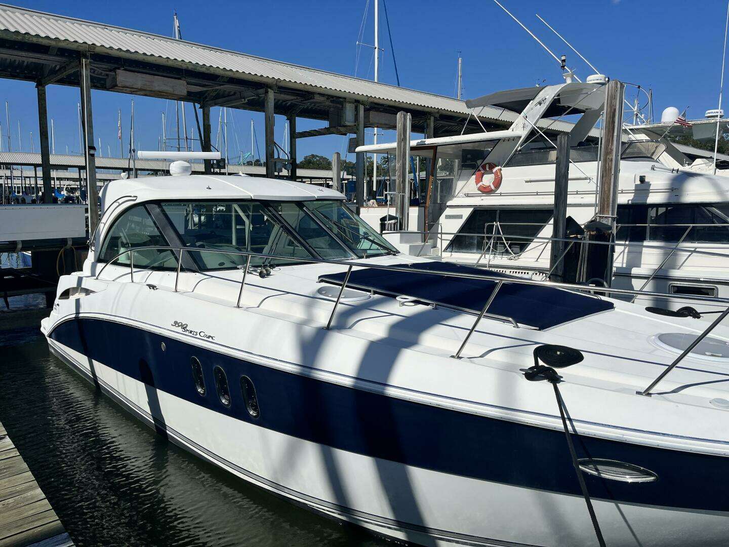 2008 Cruisers Yachts 390 Sport Coupe - Image 7