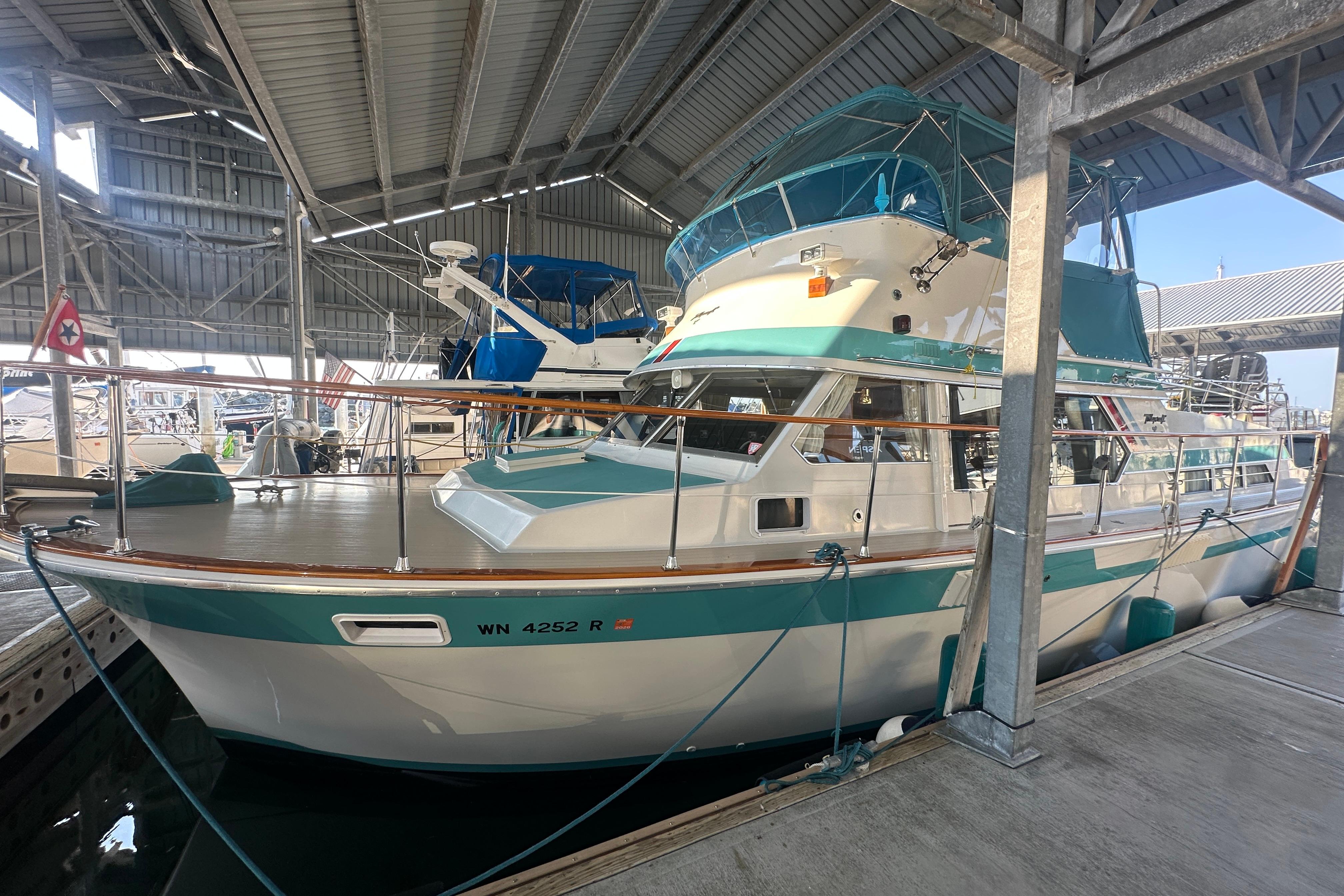 1972 Tollycraft 42 Tri-Cabin