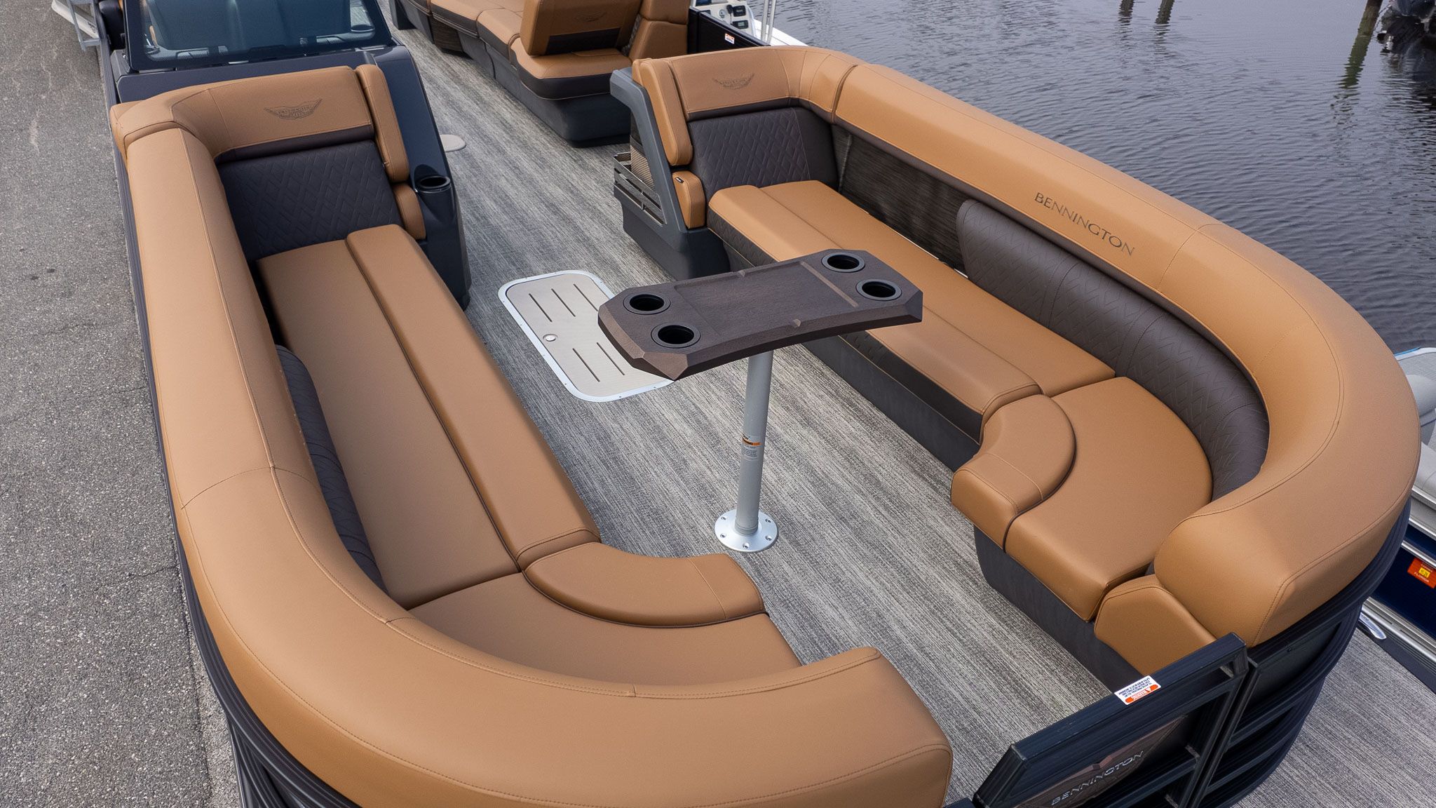 2026 Bennington 26 M STERN LOUNGE - 18