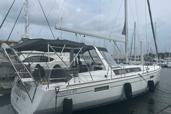 2017 Beneteau Oceanis 45