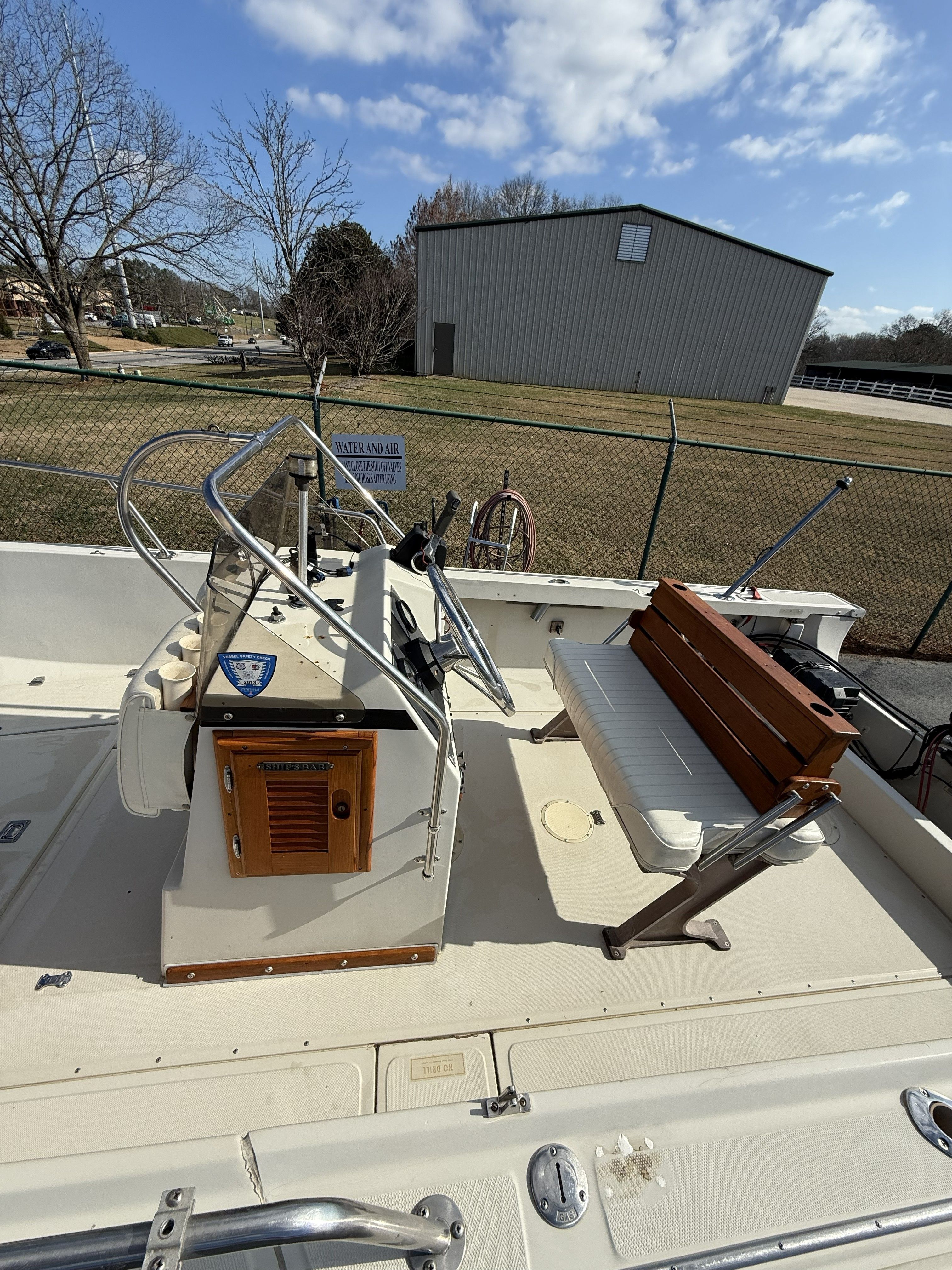1987 Boston Whaler outrage v20 - 5