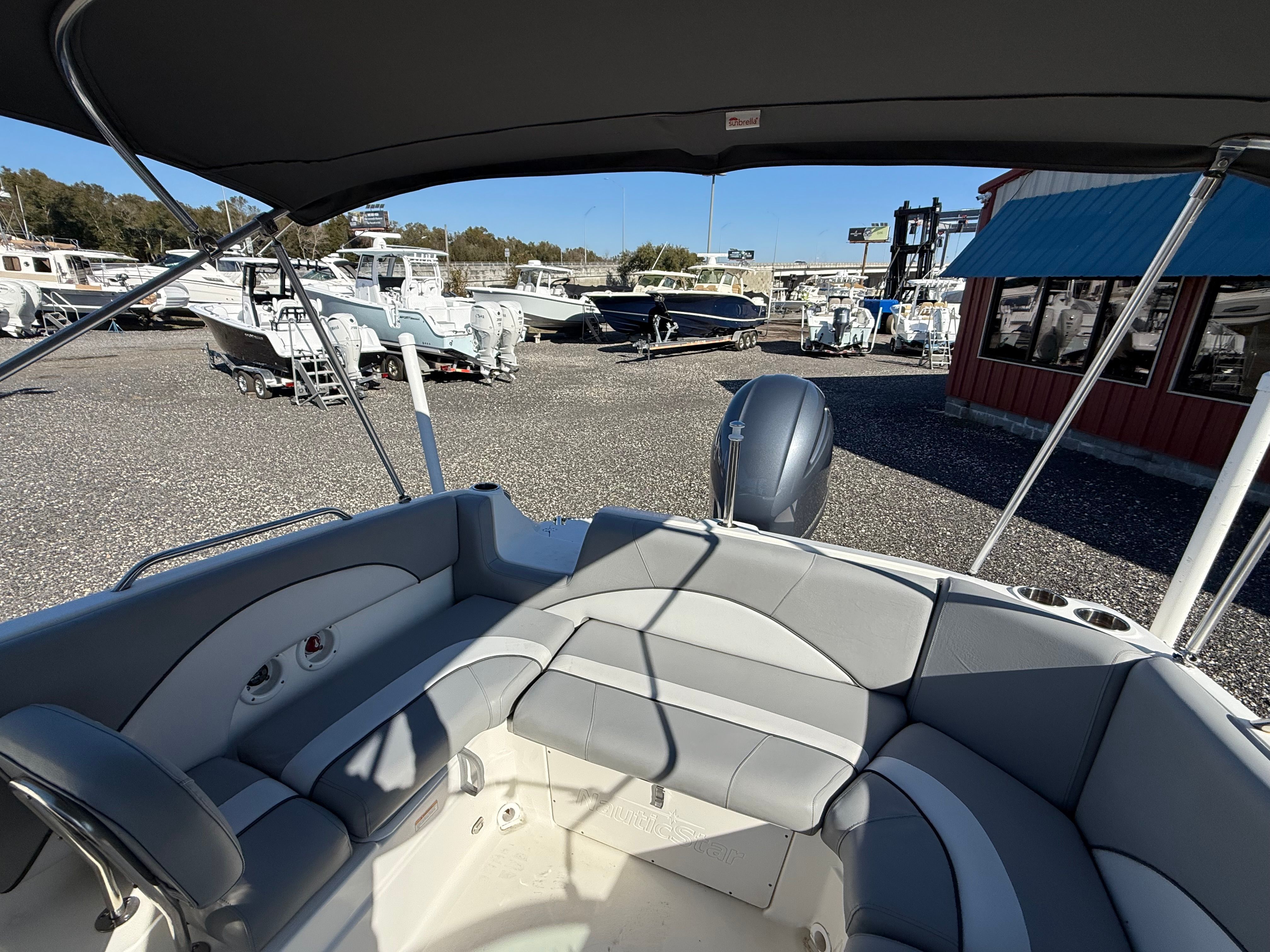 2022 NAUTICSTAR 223 DC - Image 22