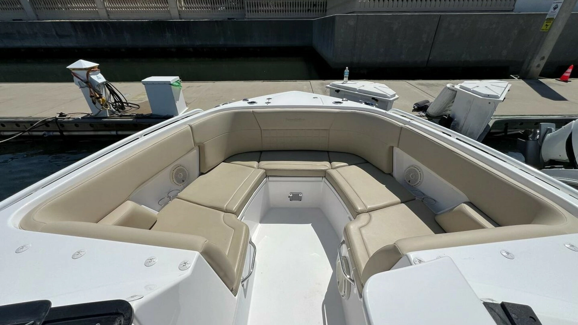 2019 Everglades 340 Dual Console - Image 23