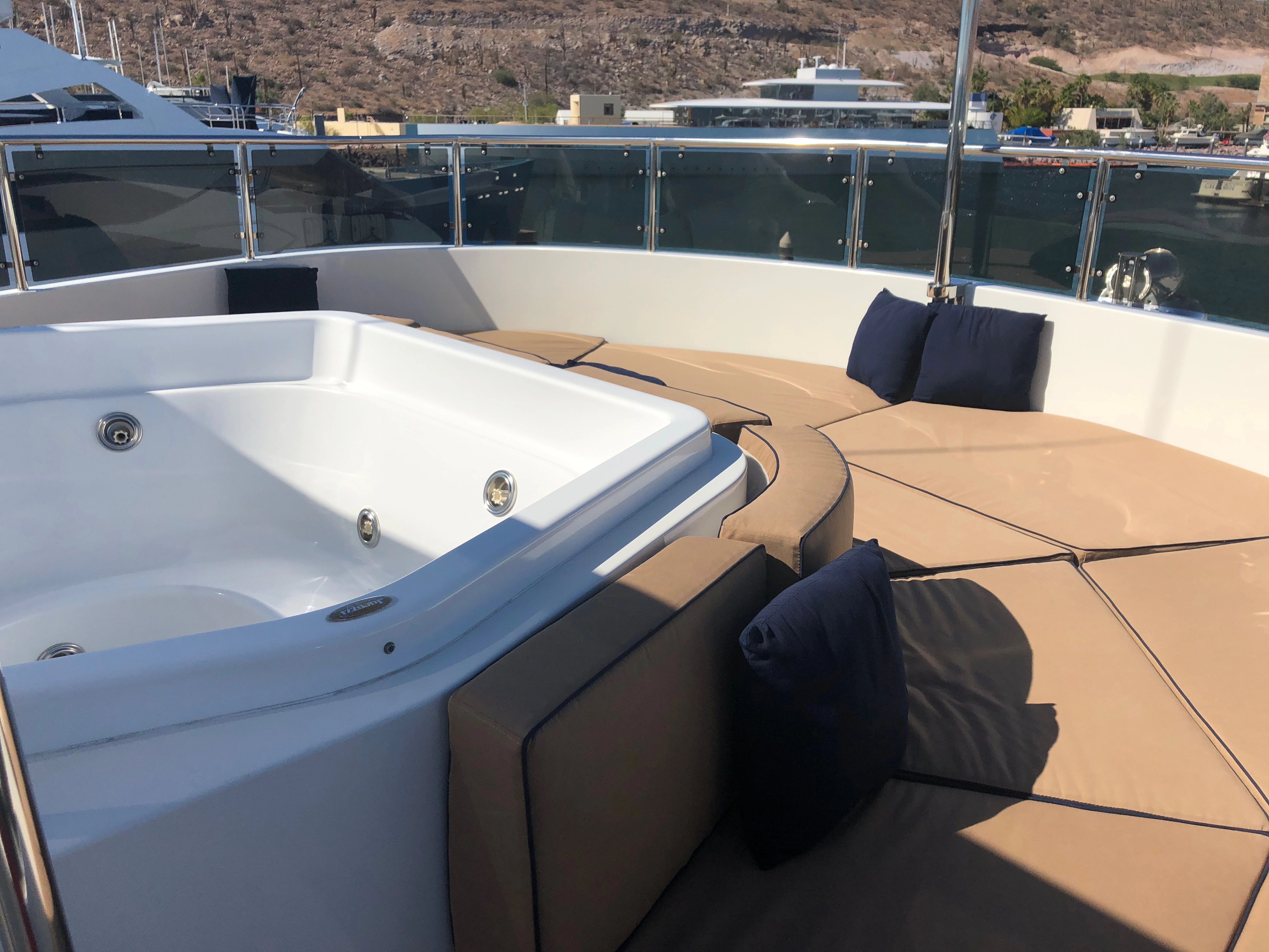 2004 Benetti Cockpit - 4