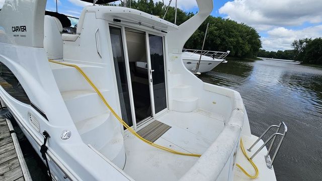 1999 Carver 350 Mariner - 6
