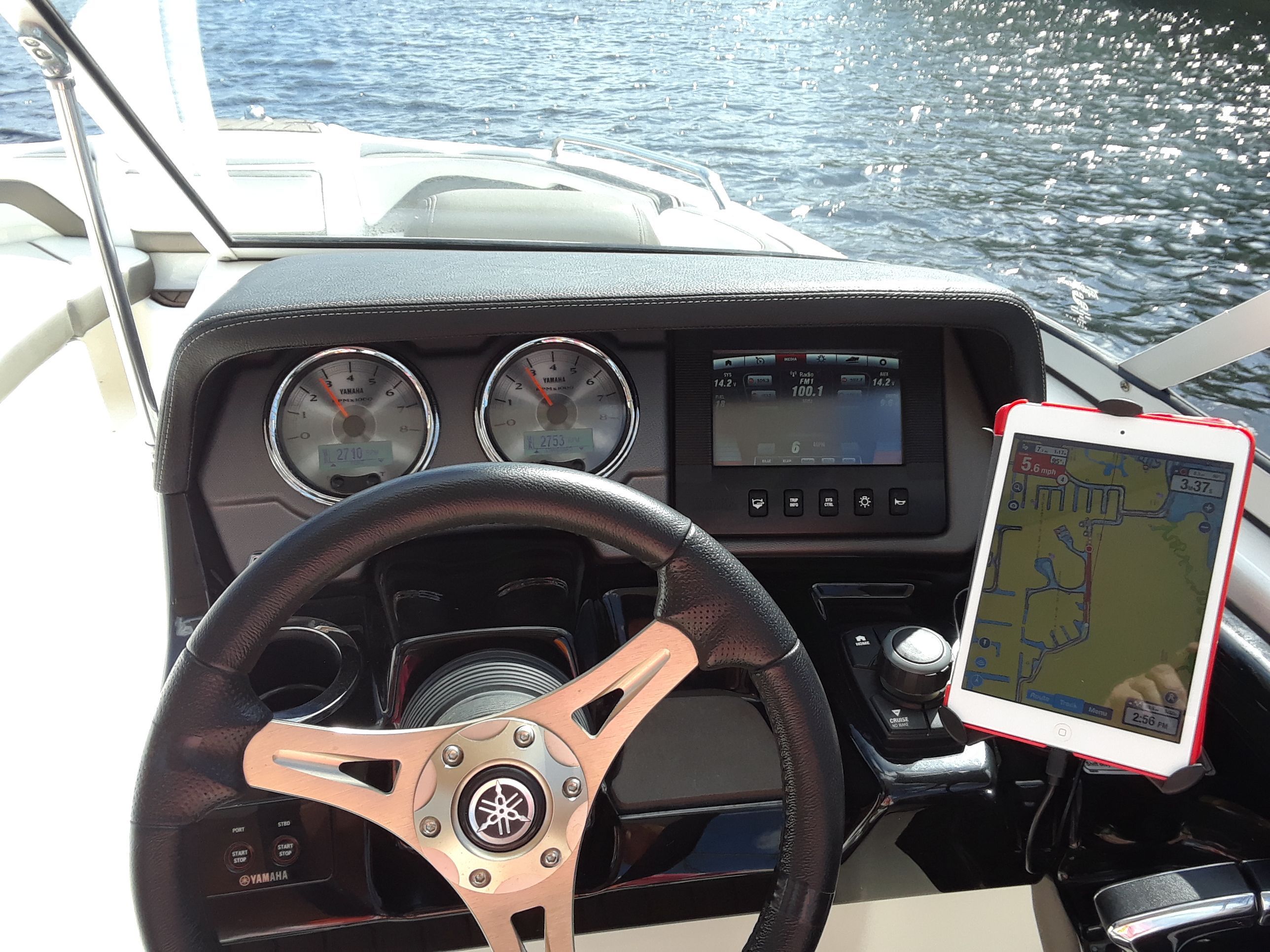 2016 Yamaha Boats 242 Limited E-Series - 14