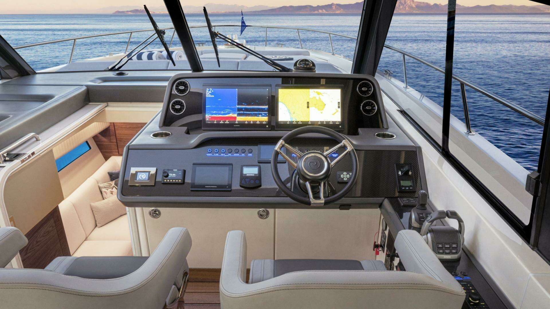 2026 Riviera 4300 Sports Express - Image 13
