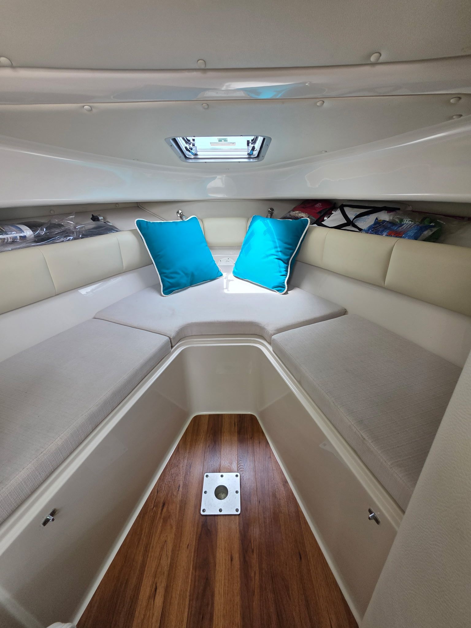 2017 Robalo R265 Walkaround - 3