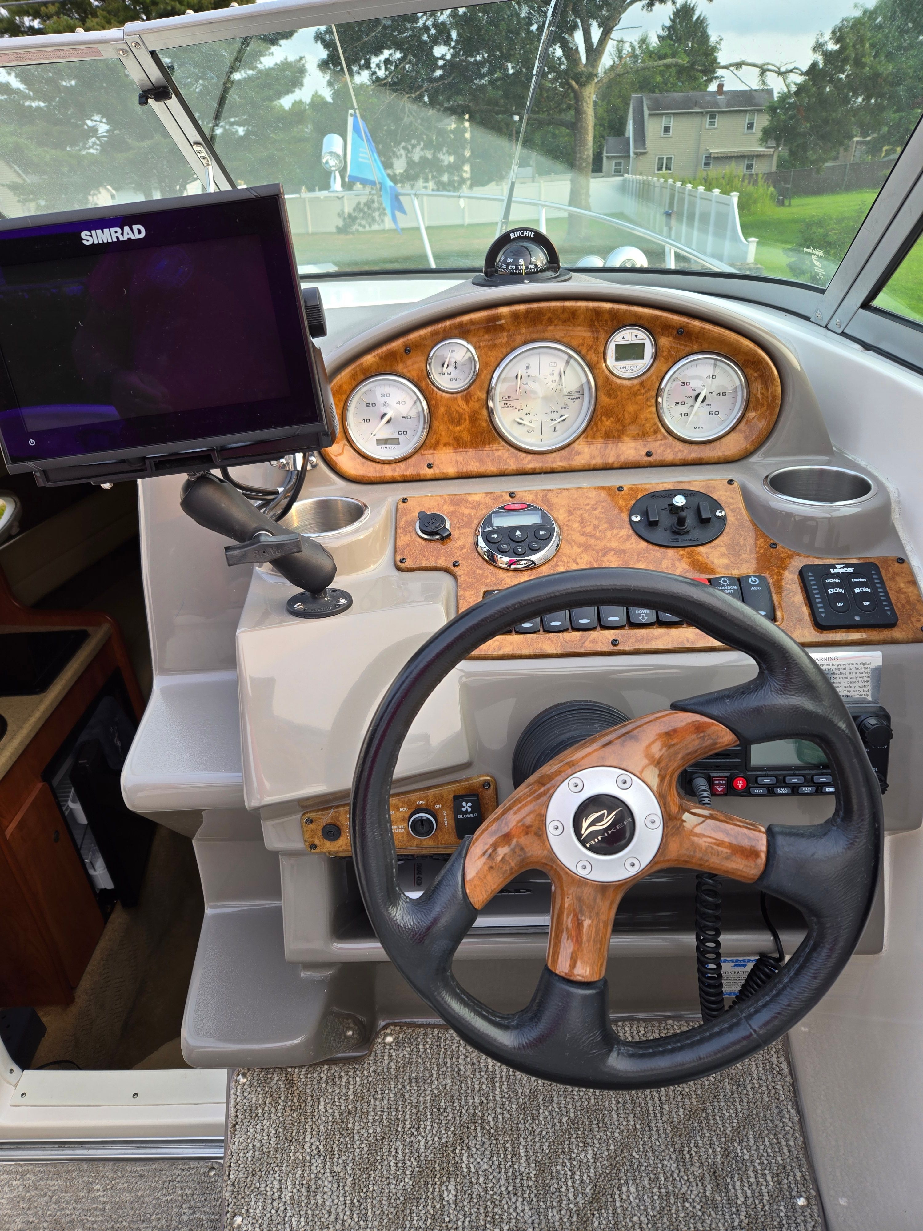 2006 Rinker 270 Express Cruiser - 28