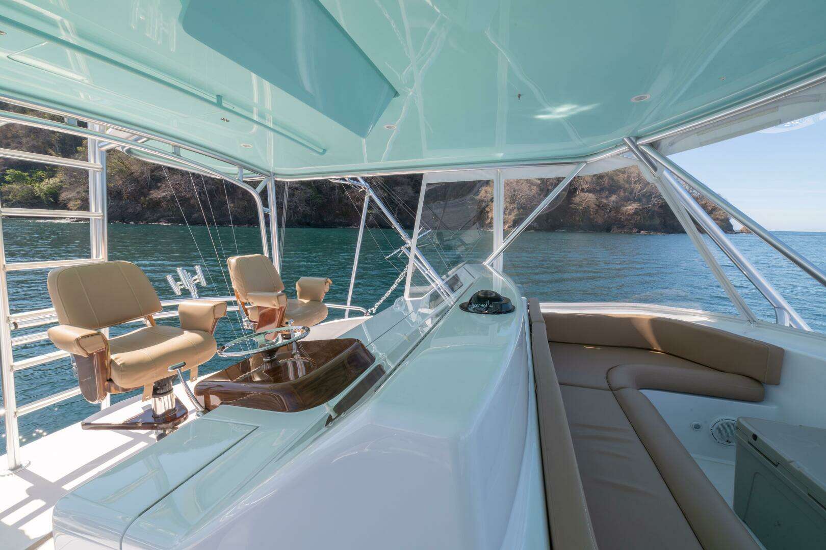 2006 Viking 56 Convertible - Image 17