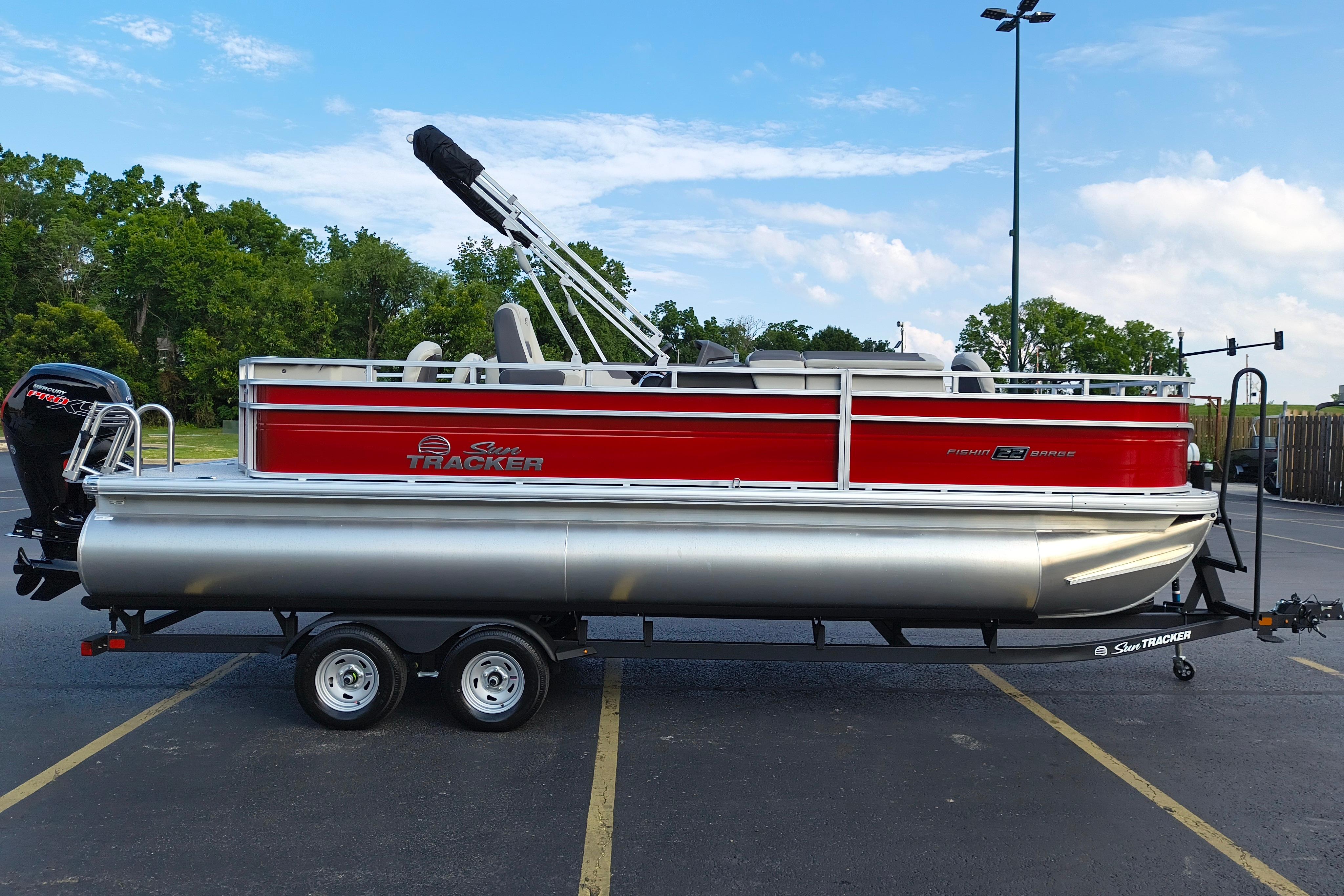 2026 Sun Tracker Fishin' Barge 22 DLX