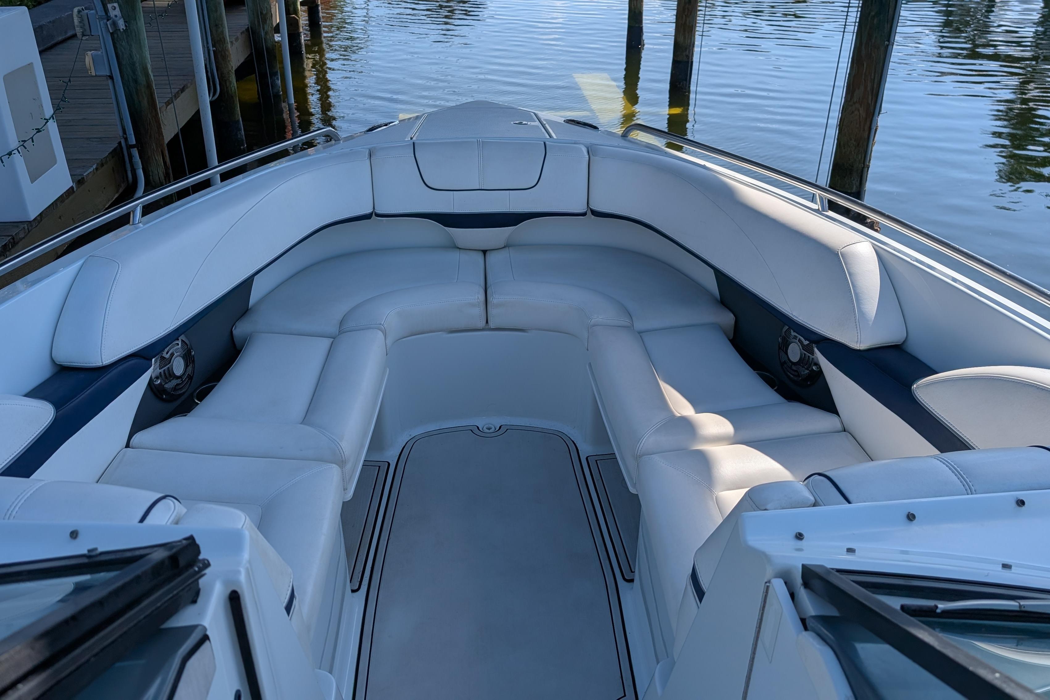 2014 Formula 310 Bowrider - 16
