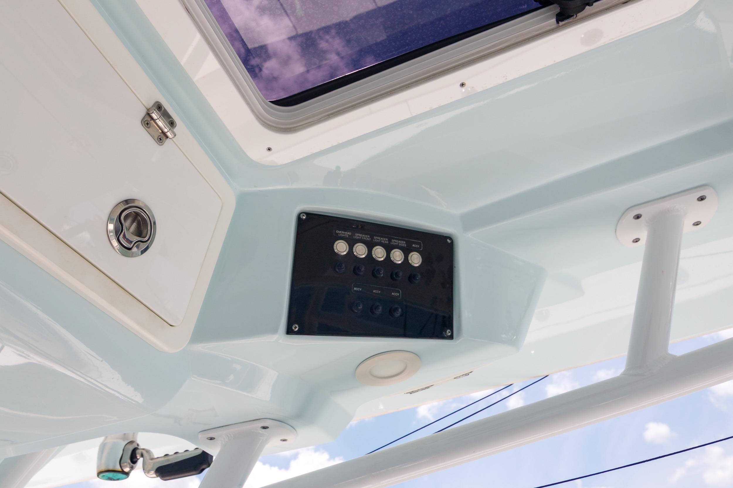 Control panel and hatch on a 2021 Sea Fox 328 Commander boat.