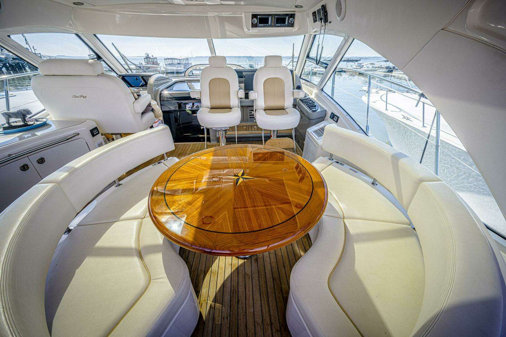 2011 Sea Ray 580 Sundancer - Image 10