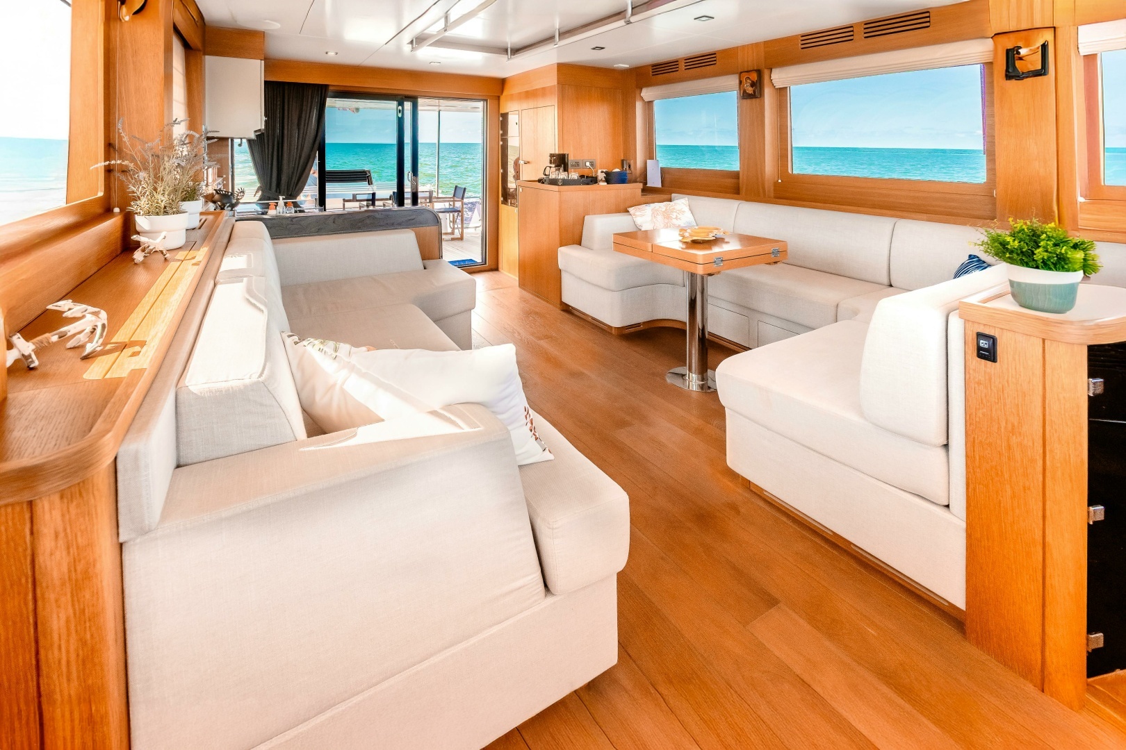 2023 Sirena Yachts — - Image 18