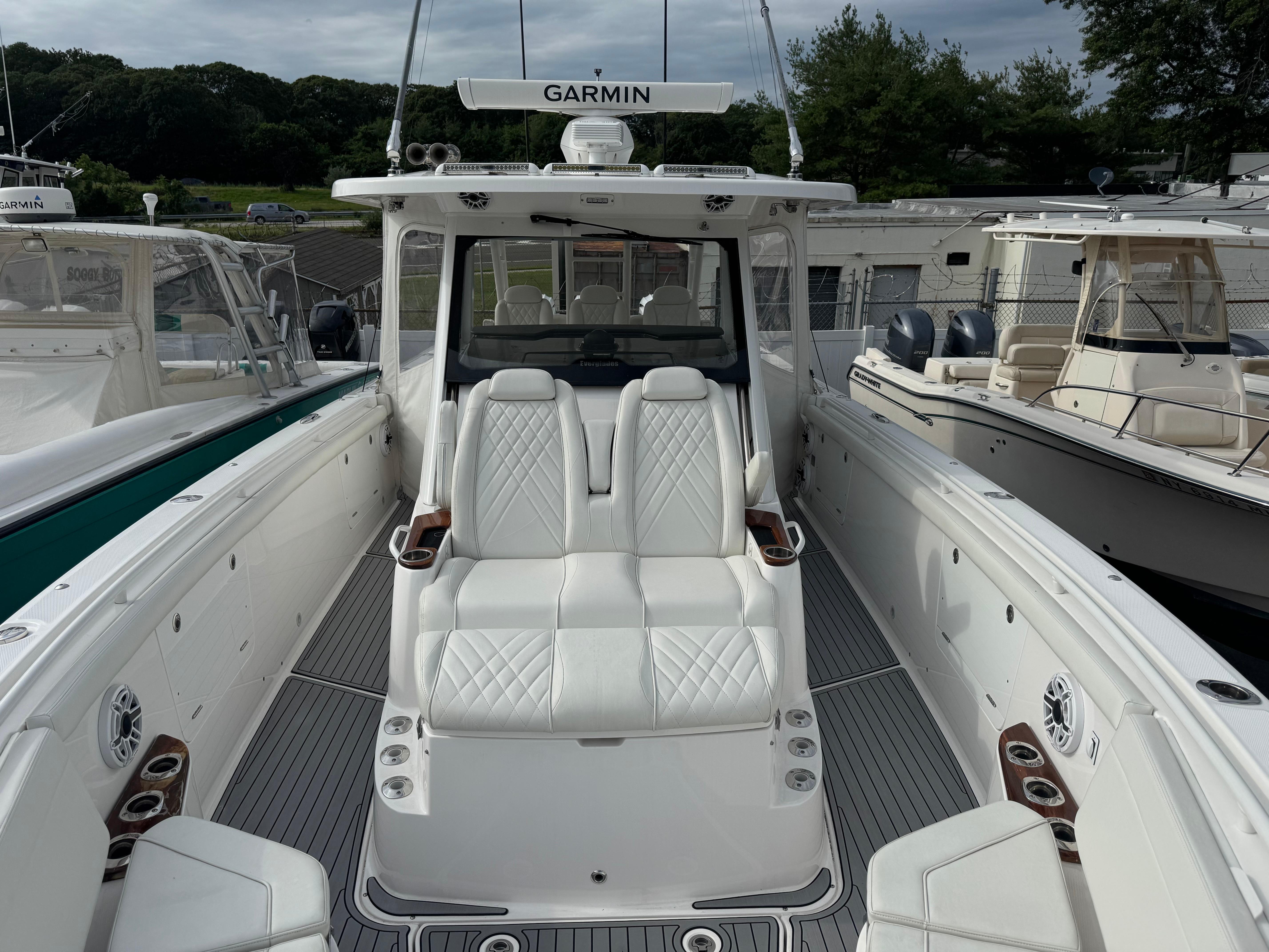 2021 Everglades 395 Center Console - 11