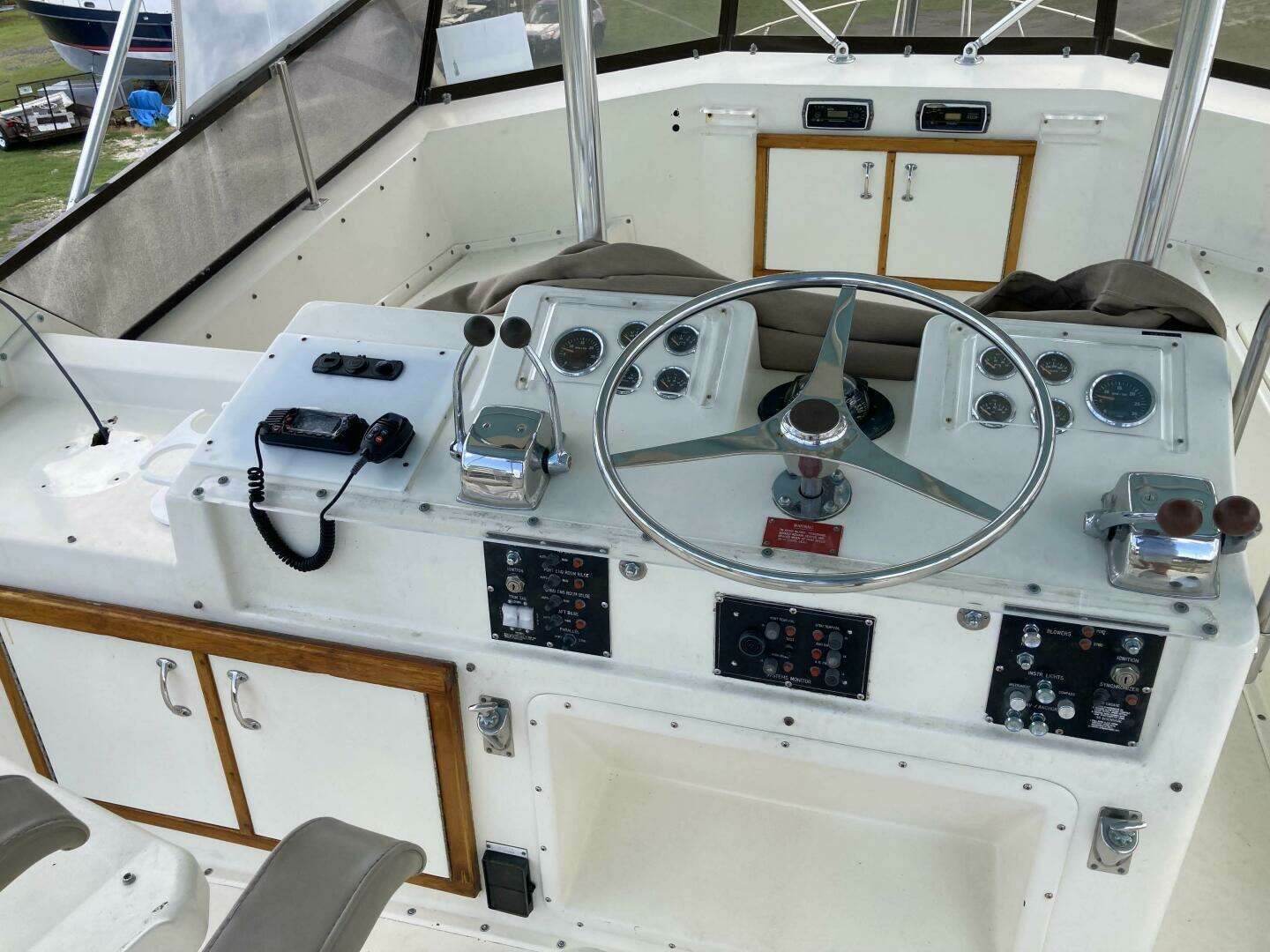 1985 Hatteras Sport Fish - Image 10