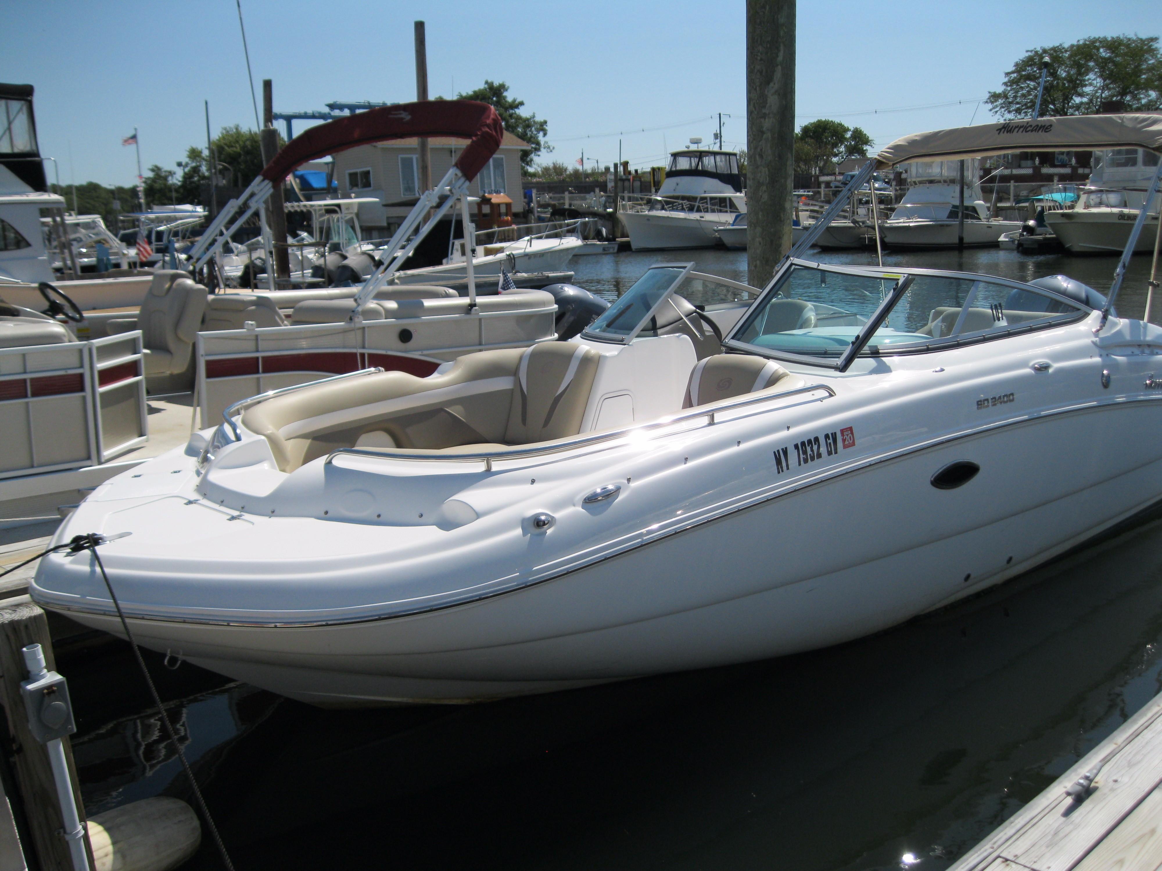 2017 Hurricane SunDeck 2400 OB