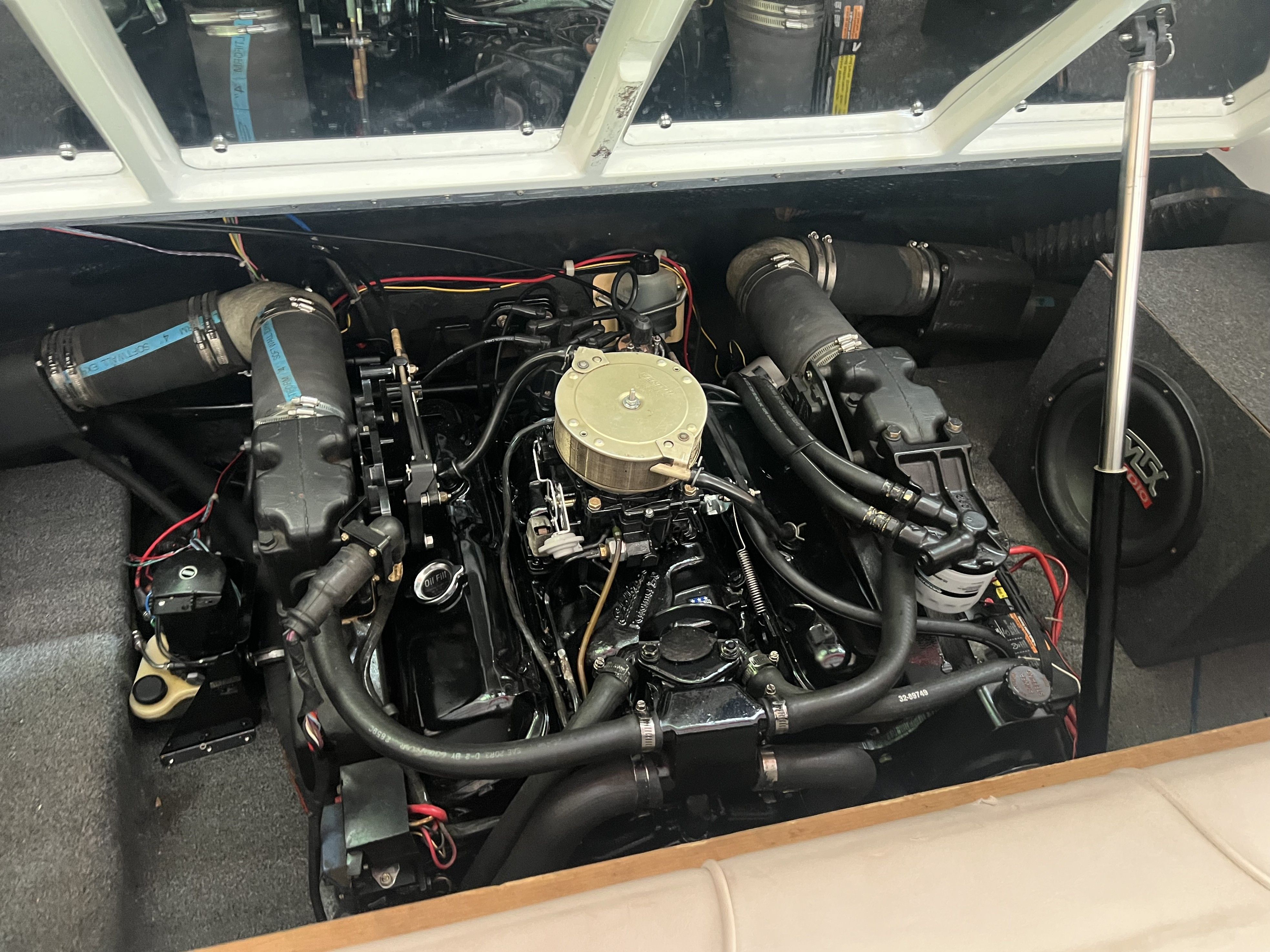 1990 Rinker 236 Sport Cuddy - 20