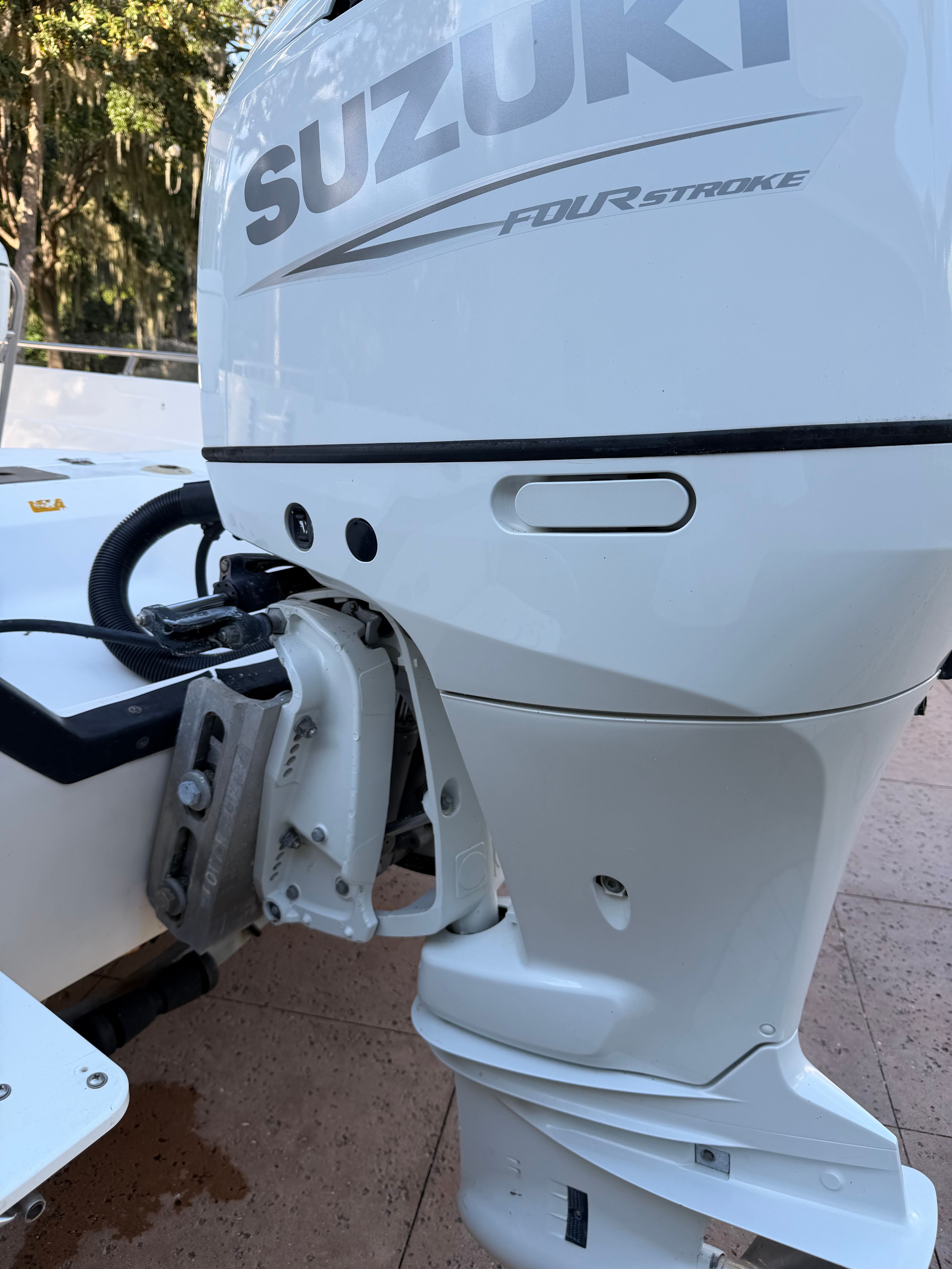 Suzuki four-stroke outboard motor on a 1999 Skeeter ZX2200 boat.