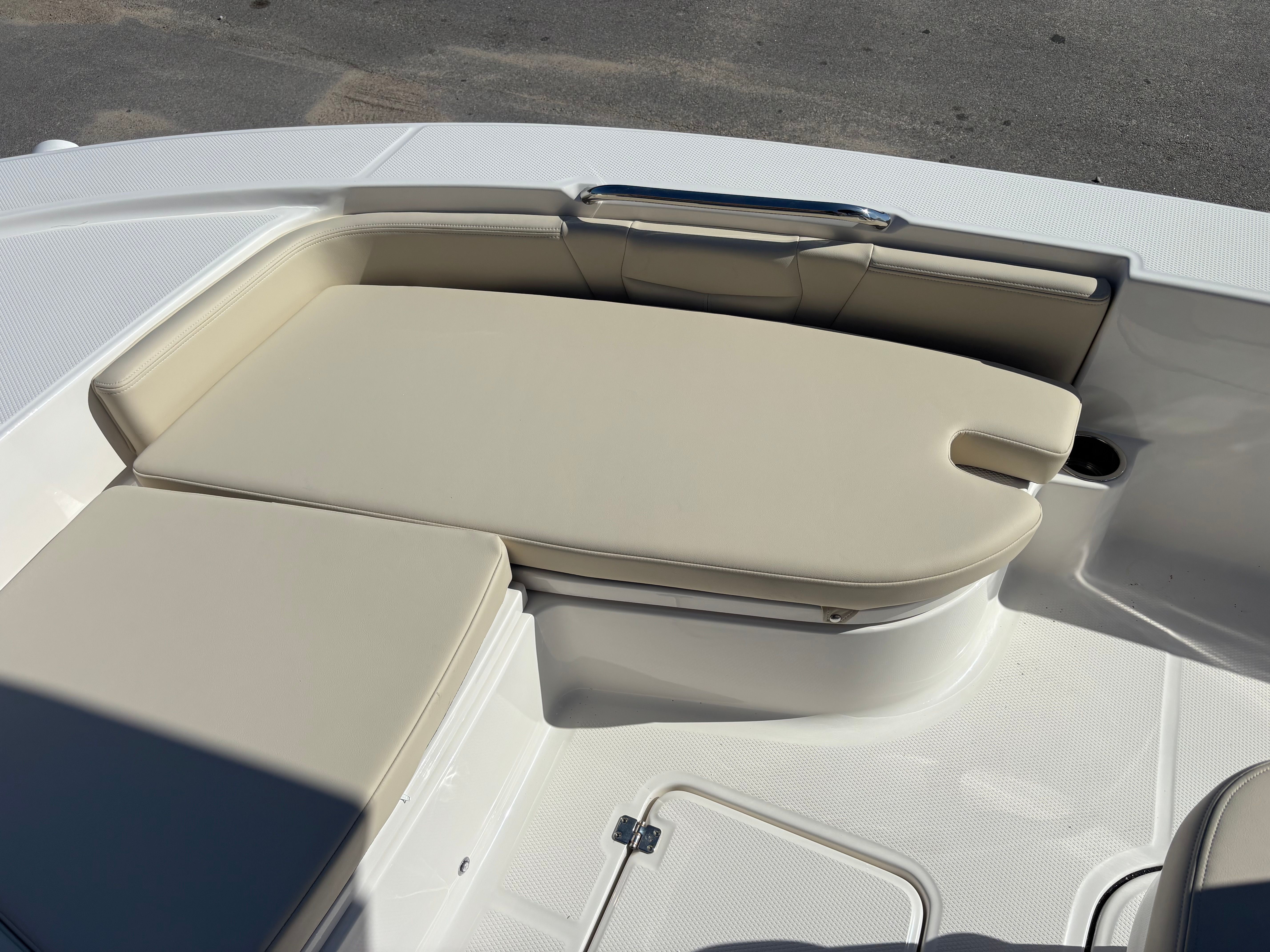 2026 ROBALO 226 CAYMAN - Image 6