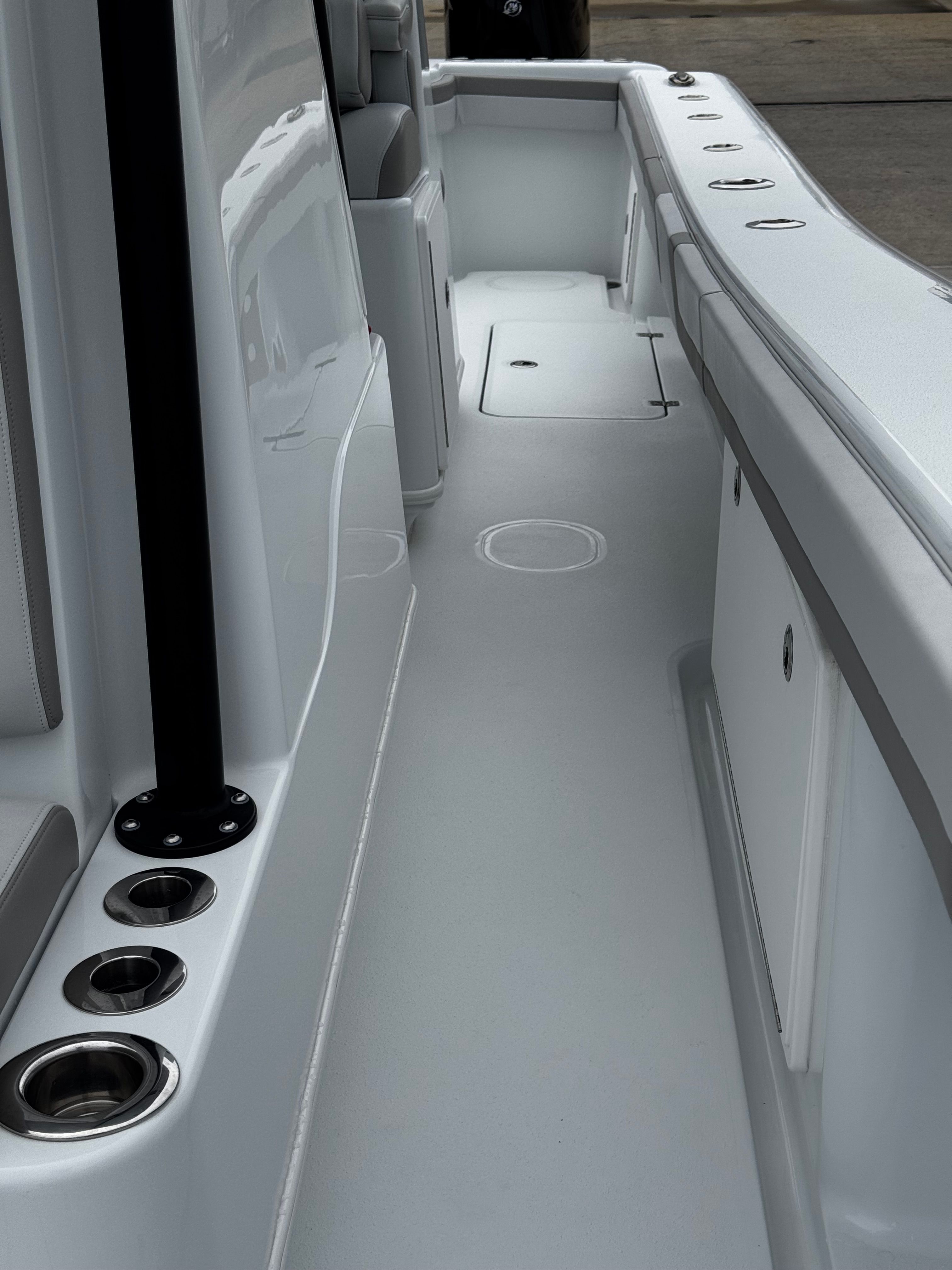 2024 Yellowfin 36 Offshore - 28